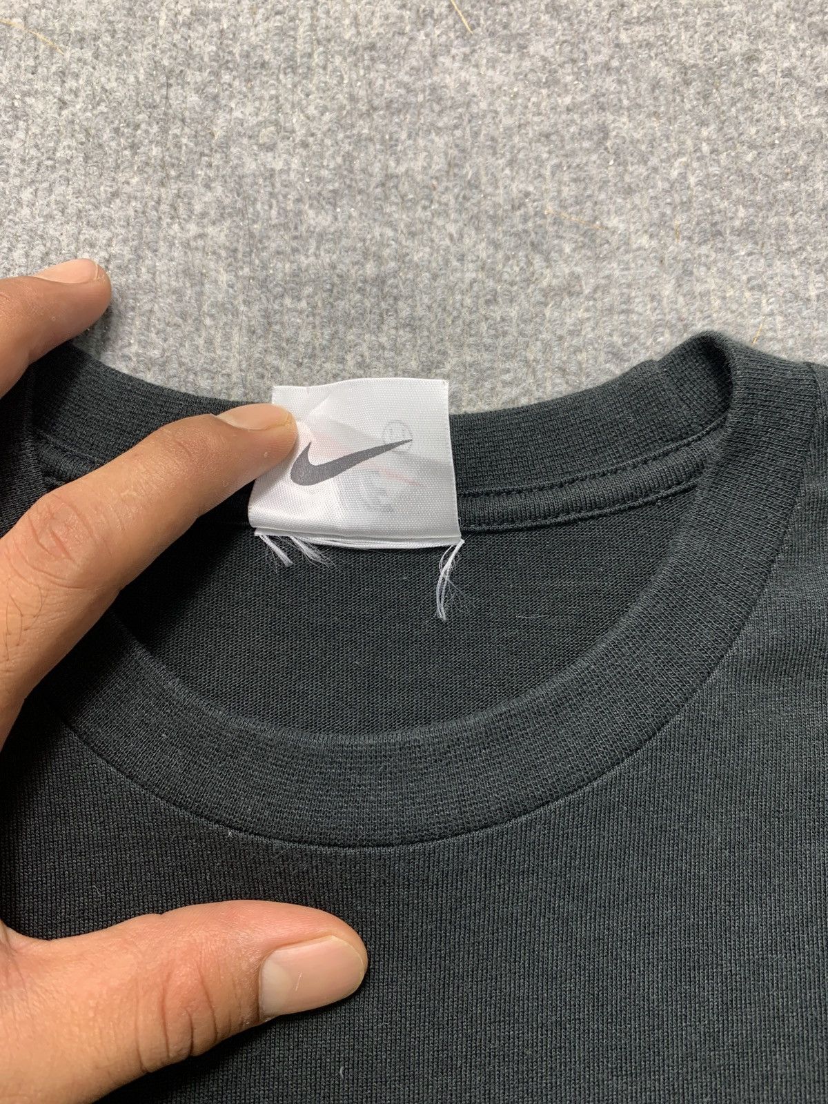 Nike × Vintage Vintage Y2K Nike Small Embroidered Logo Tee Size US S / EU 44-46 / 1 - 6 Thumbnail