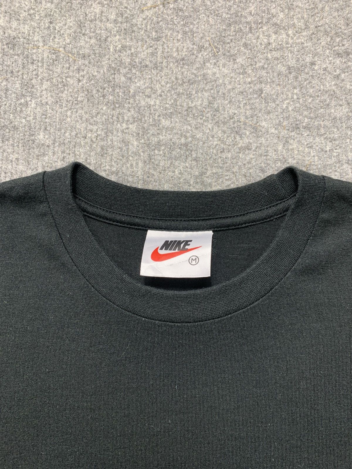 Nike × Vintage Vintage Y2K Nike Small Embroidered Logo Tee Size US S / EU 44-46 / 1 - 5 Thumbnail