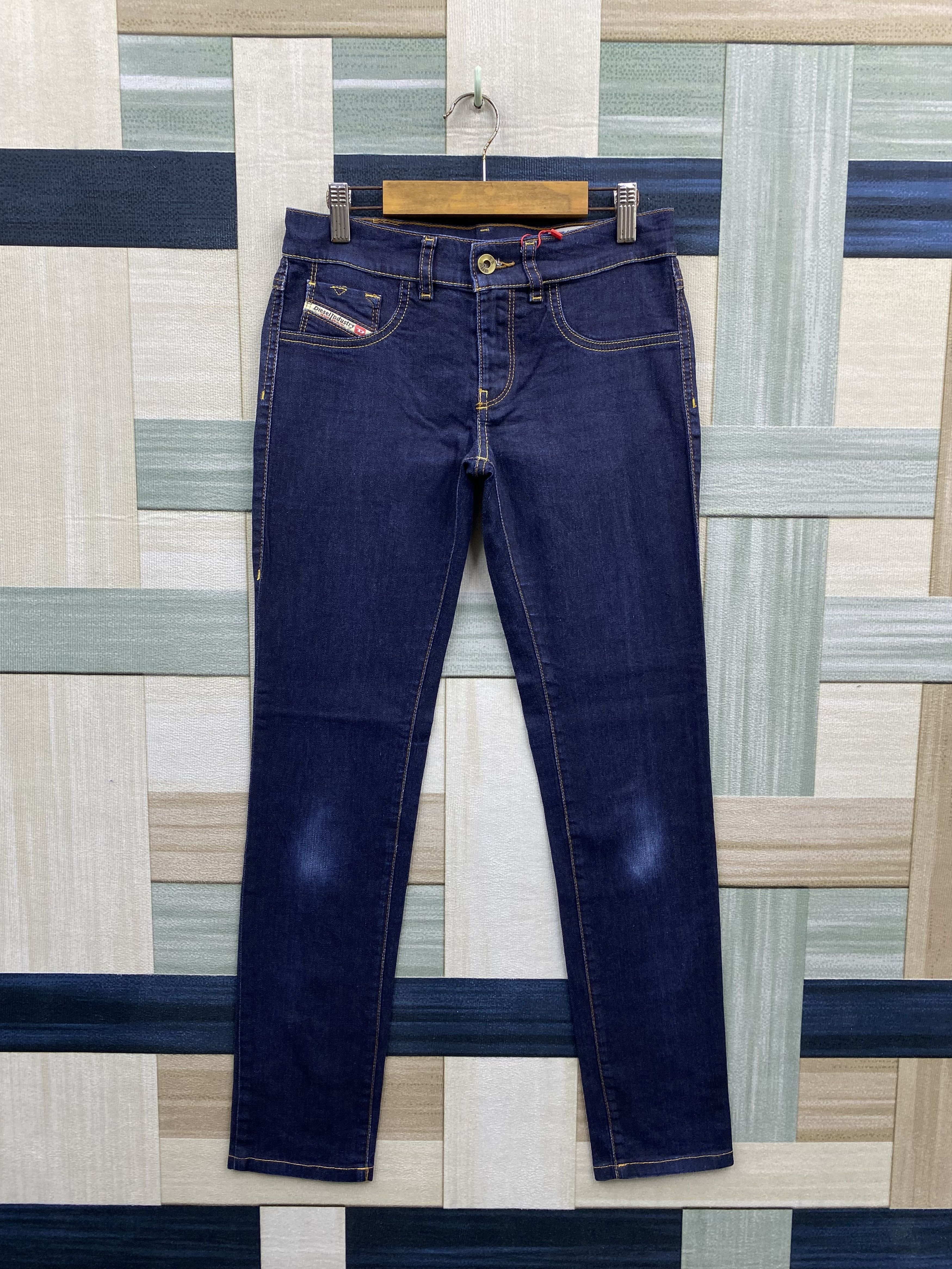 Diesel × Vintage Diesel Livier Stretch Super Slim-Jegging Jean Size 25" / US 0 / IT 36 - 1 Thumbnail