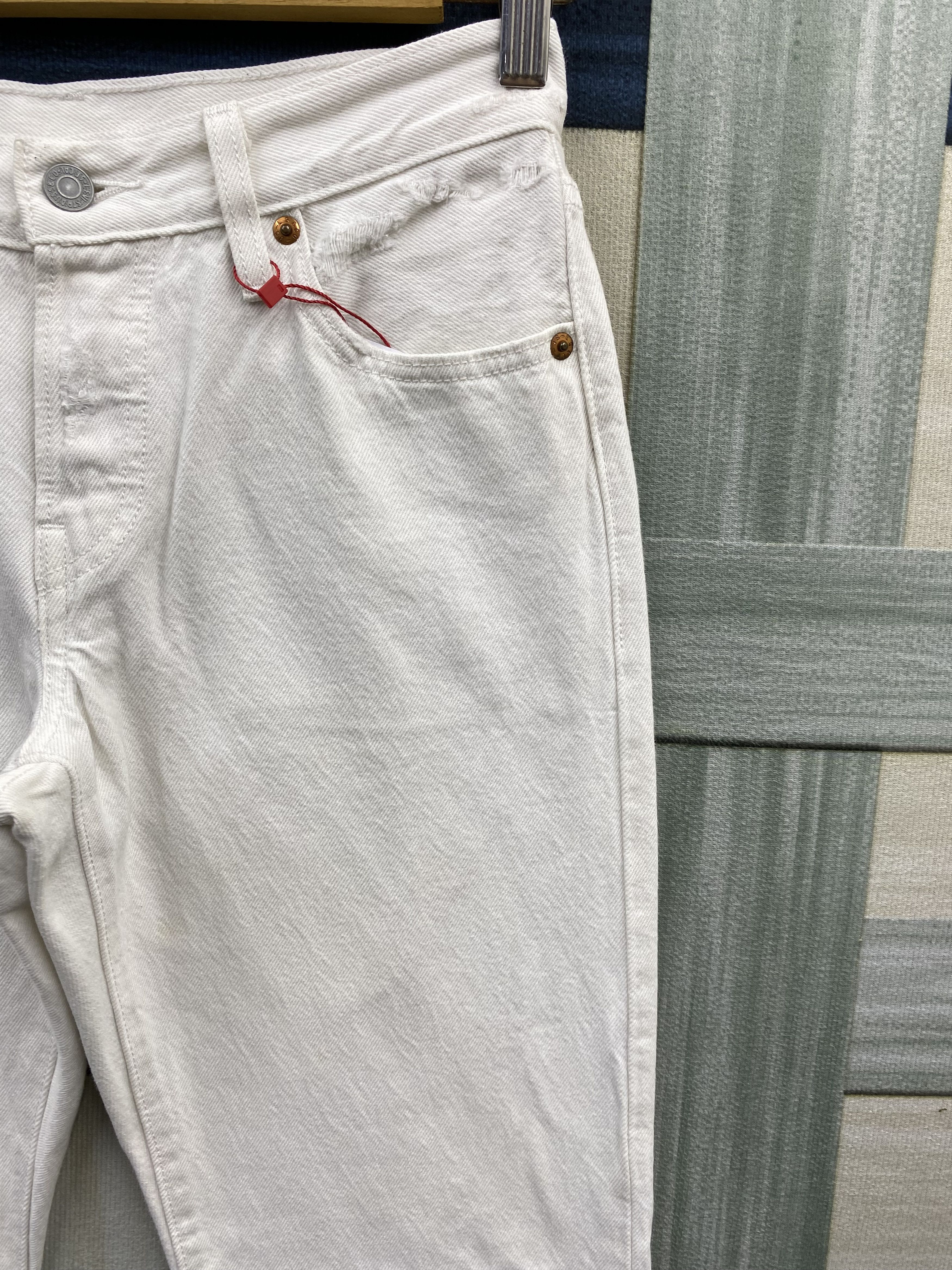 Levi's Levi's 501 Light Distress White Denim Jean Size 25" / US 0 / IT 36 - 8 Thumbnail