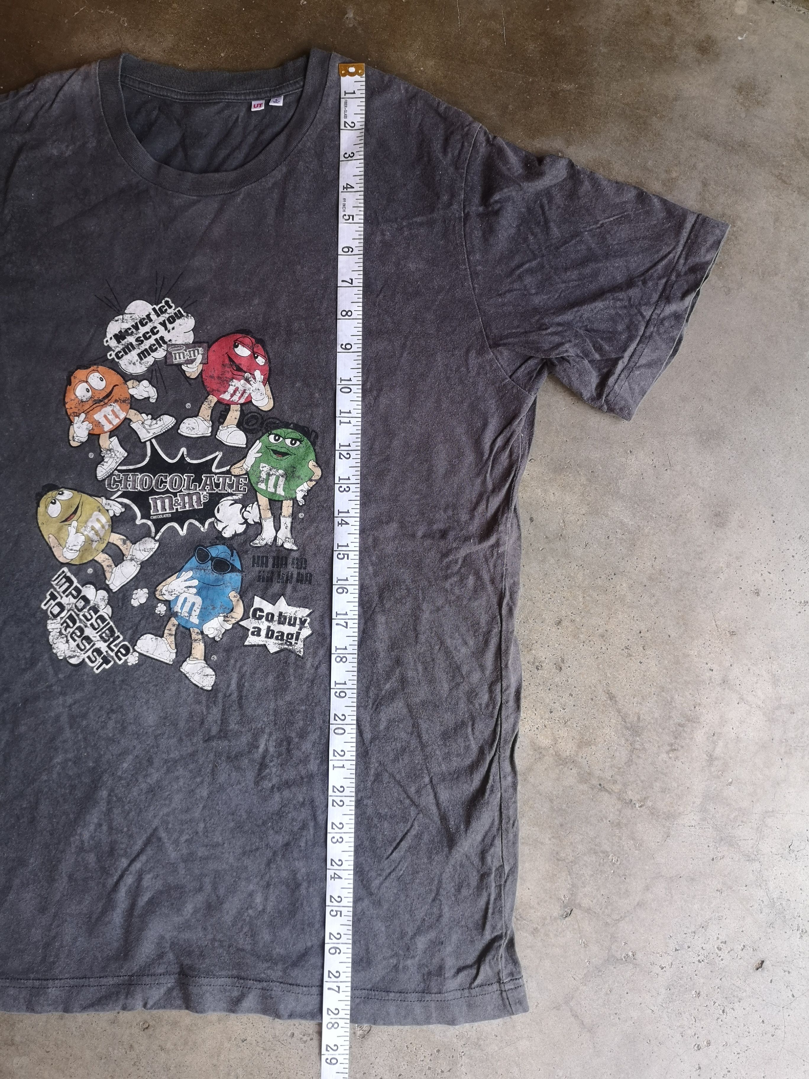 Uniqlo M&M Chocolate by Uniqlo Size US L / EU 52-54 / 3 - 6 Thumbnail