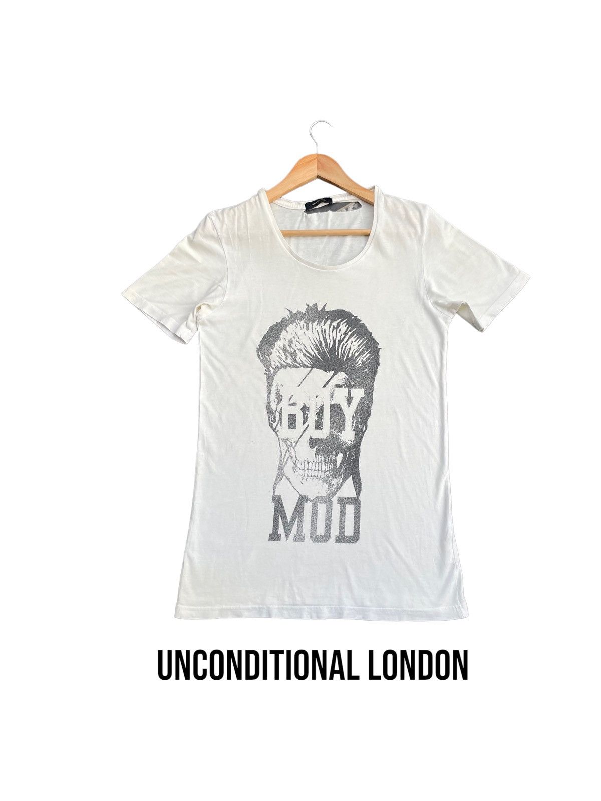 Designer Unconditional London Distresed Tshirt Size XS / US 0-2 / IT 36-38 - 1 Thumbnail