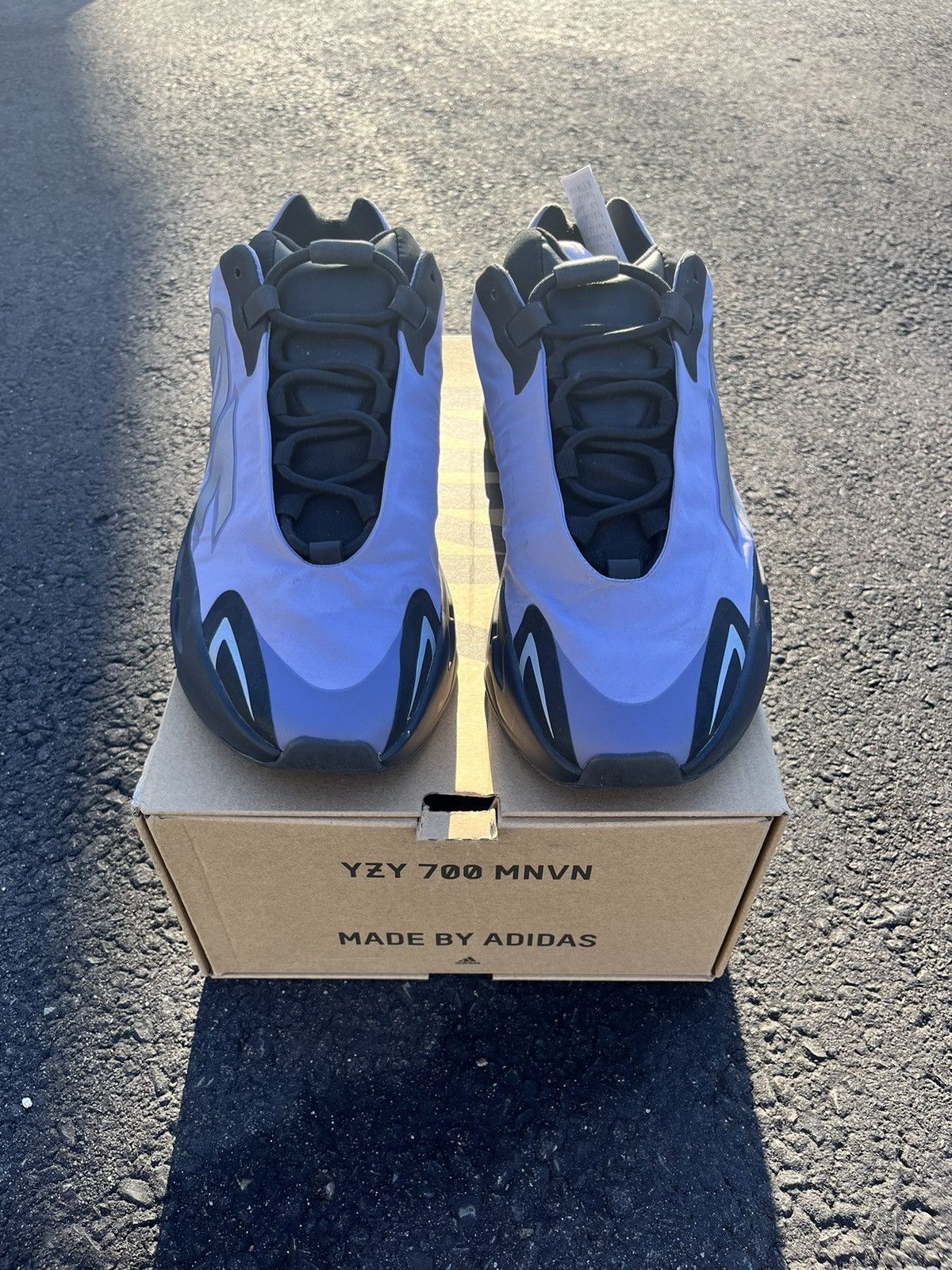 adidas originals x kanye west yeezy boost 700 mnvn