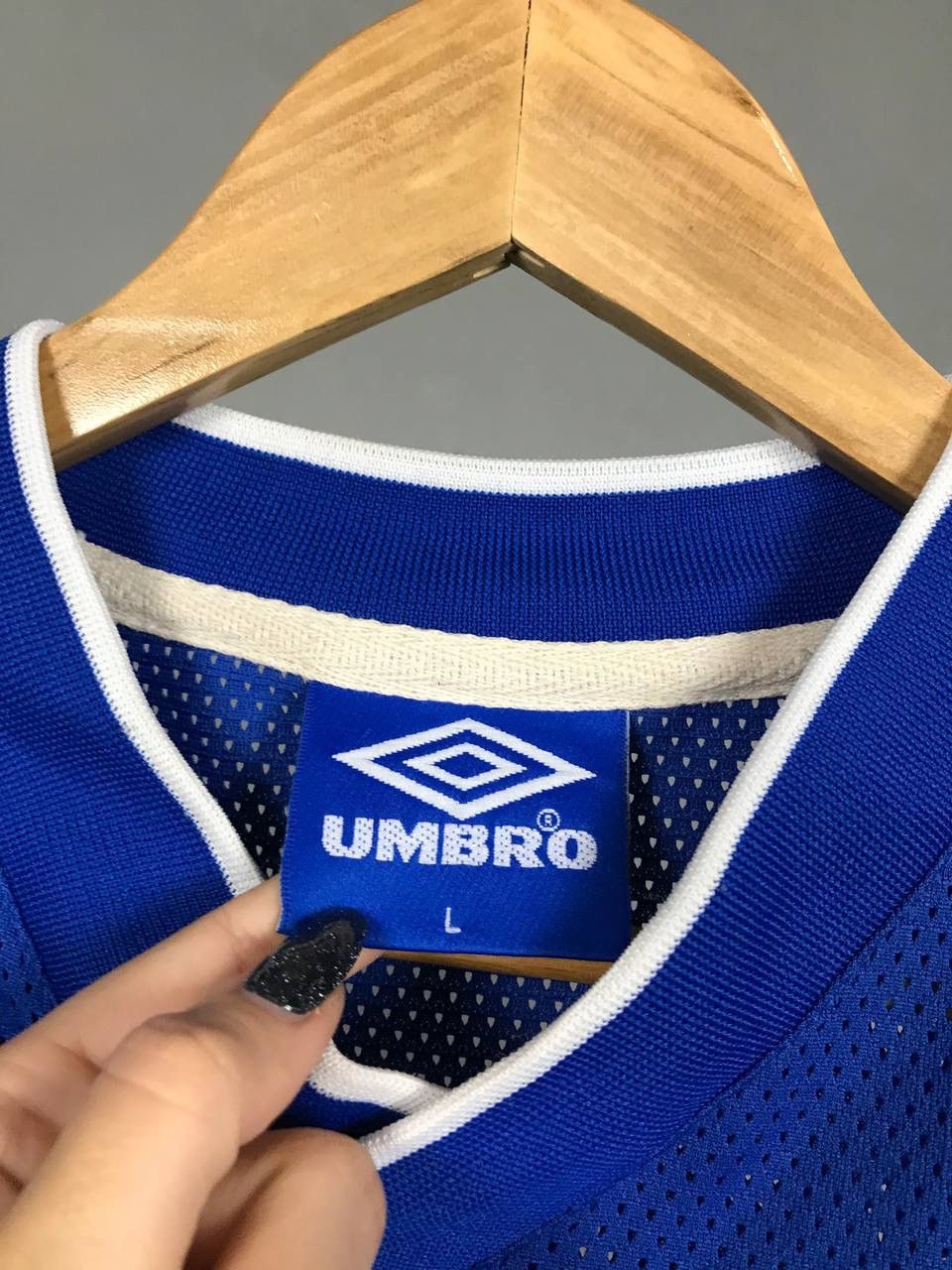Umbro × Vintage Umbro vintage sportwear overprinted center logo tee Size US L / EU 52-54 / 3 - 4 Thumbnail