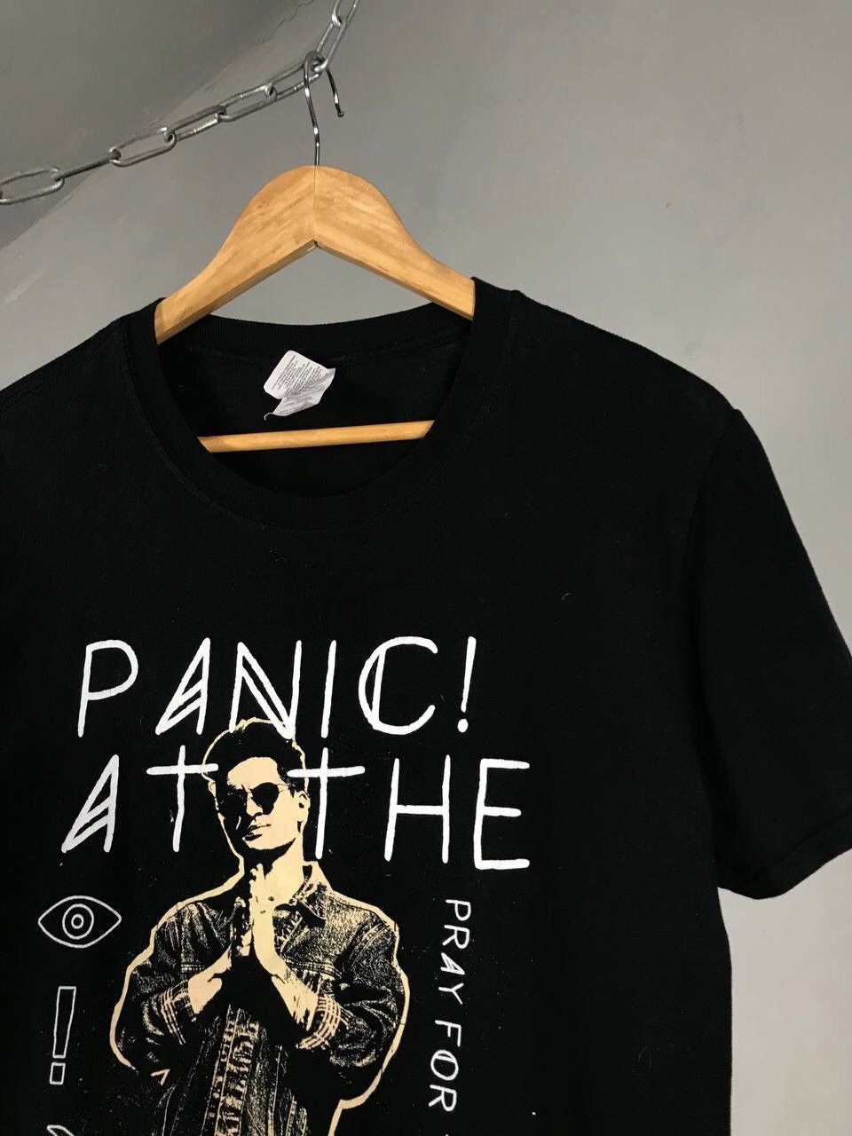 Band Tees Panic At Disco Vintage Rock Band Tee Size US M / EU 48-50 / 2 - 2 Thumbnail