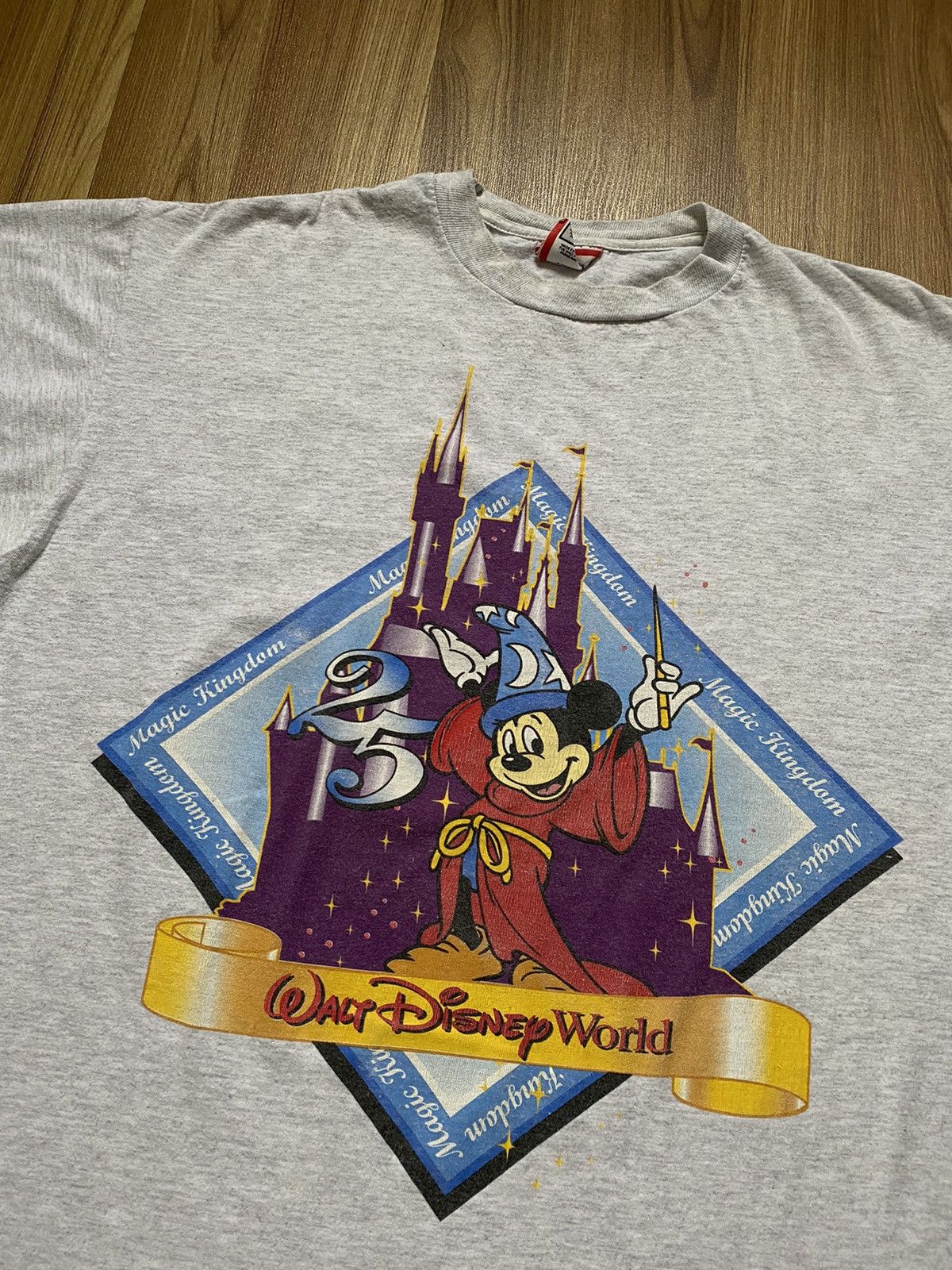 Disney Vintage Walt Disney World Magic Kingdom Mickey T Shirt Tee Size US XL / EU 56 / 4 - 2 Thumbnail