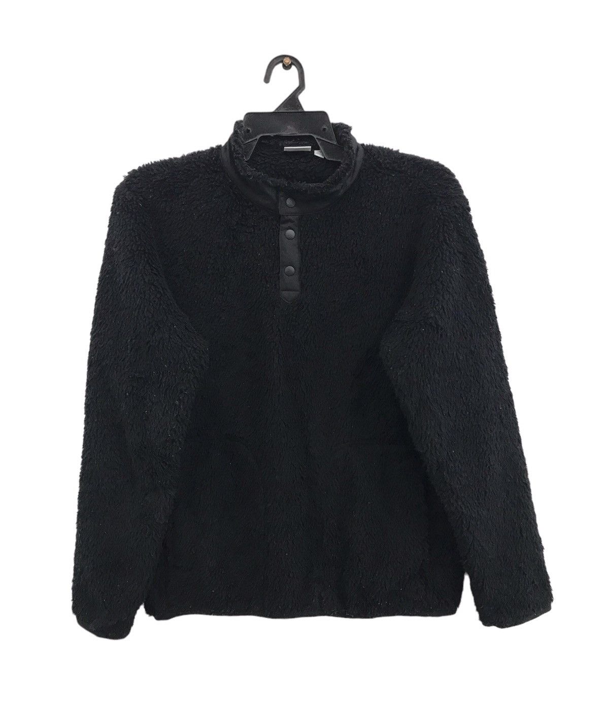 UNIQLO WHITE MOUNTAINEERING SWEATSHIRT