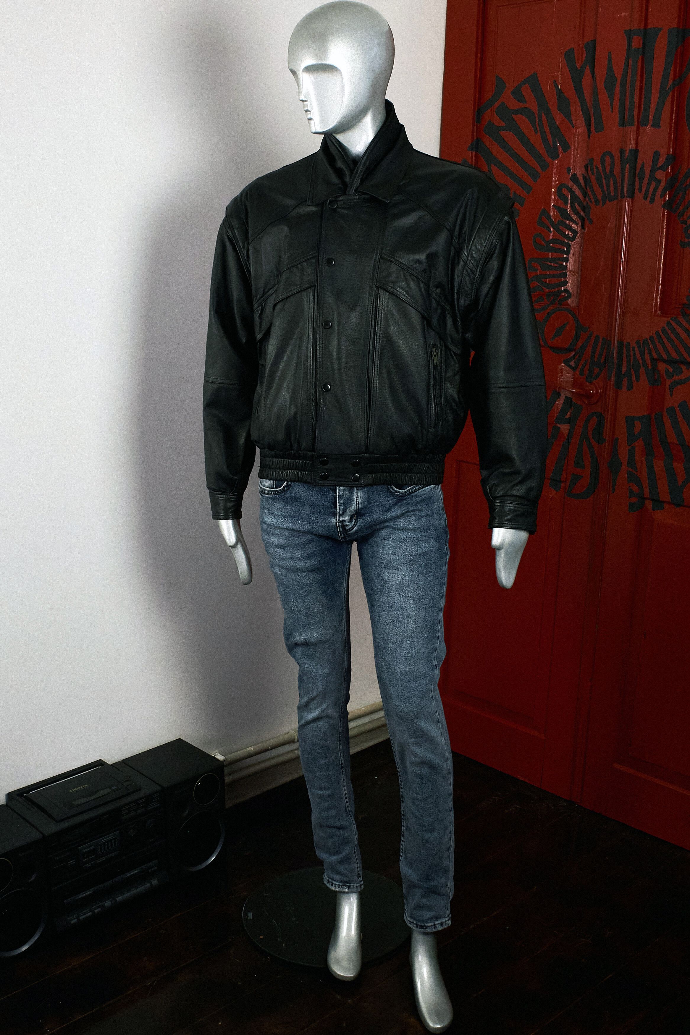 Vintage Vintage black leather jacket, bomber, vest Size US M / EU 48-50 / 2 - 6 Thumbnail