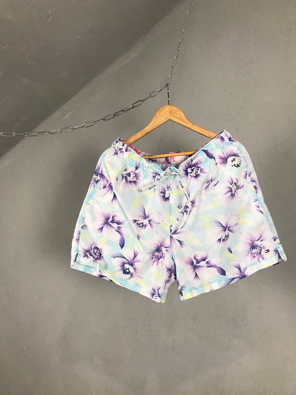 Tommy Hilfiger Tommy Hilfiger Luxury Flowers Short Size US 34 / EU 50 - 1 Thumbnail