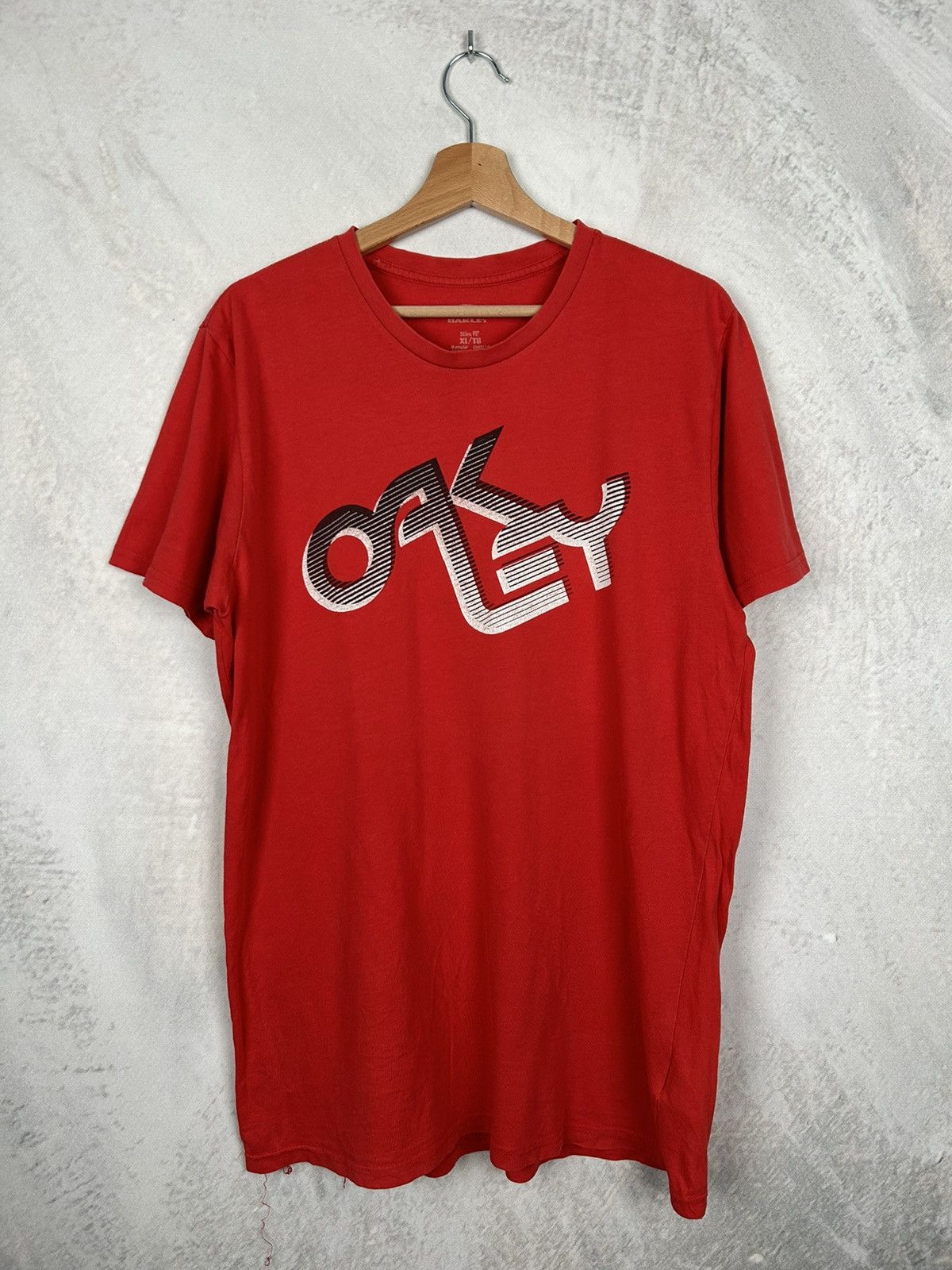 Oakley × Vintage Vintage Oakley Graphic Tee Surf Style Skate Gorpcore Size US XL / EU 56 / 4 - 1 Thumbnail