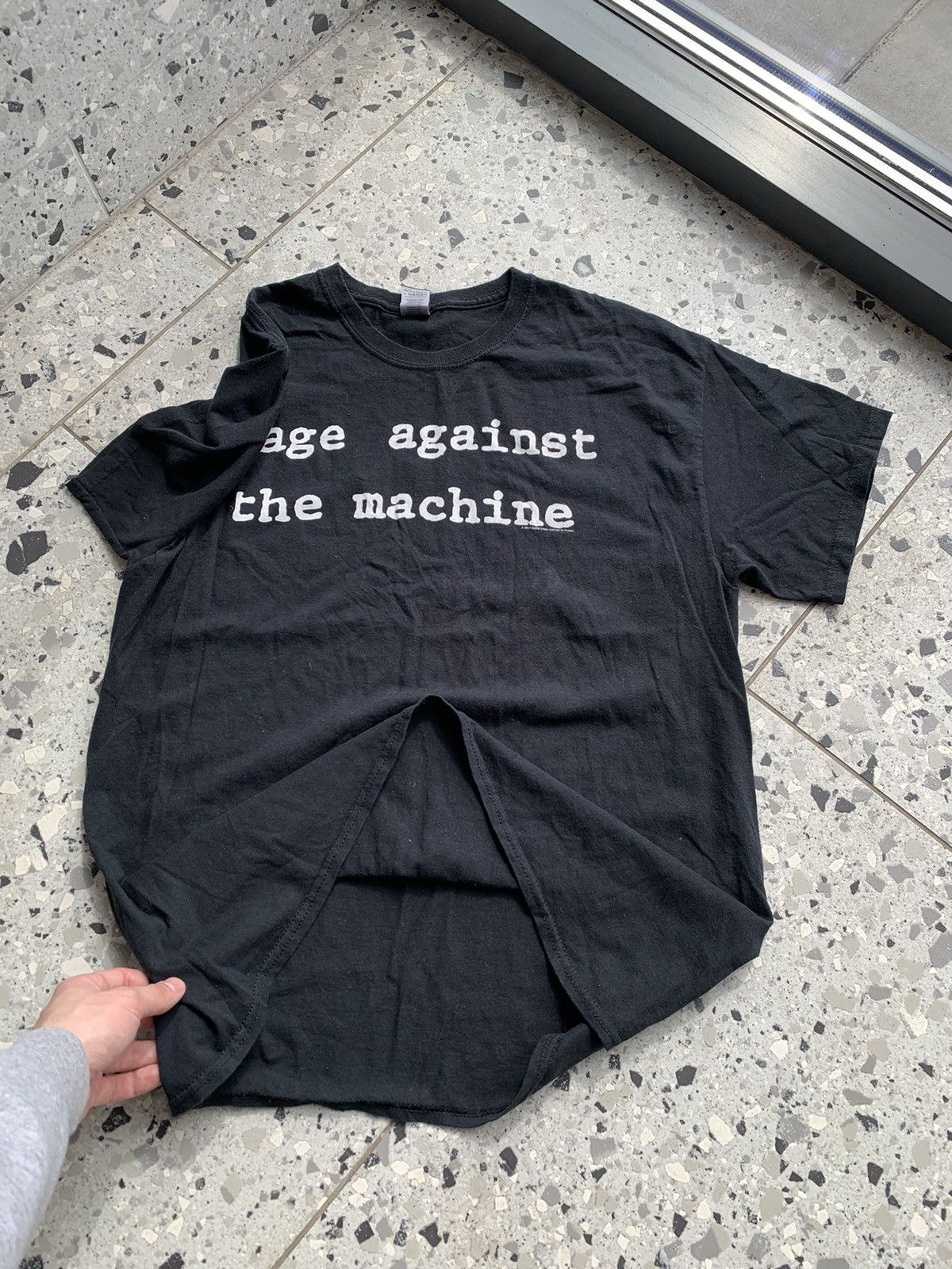 Band Tees × Rage Against The Machine × Vintage Rage against the machine 2018 vintage t-shirt Size US L / EU 52-54 / 3 - 5 Thumbnail