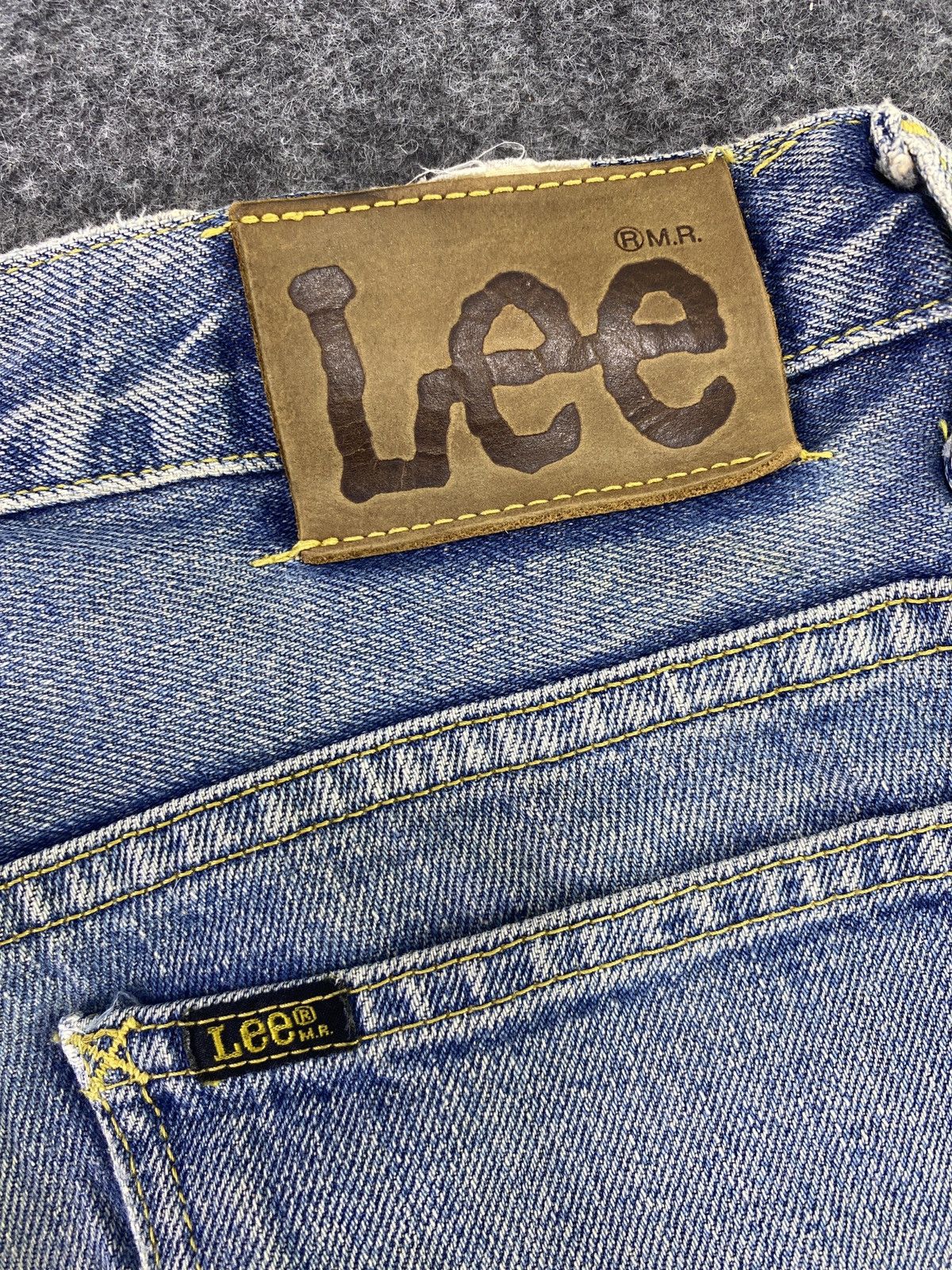 Lee Lee Distress Blue Wash Jeans - J797 Size US 32 / EU 48 - 9 Thumbnail