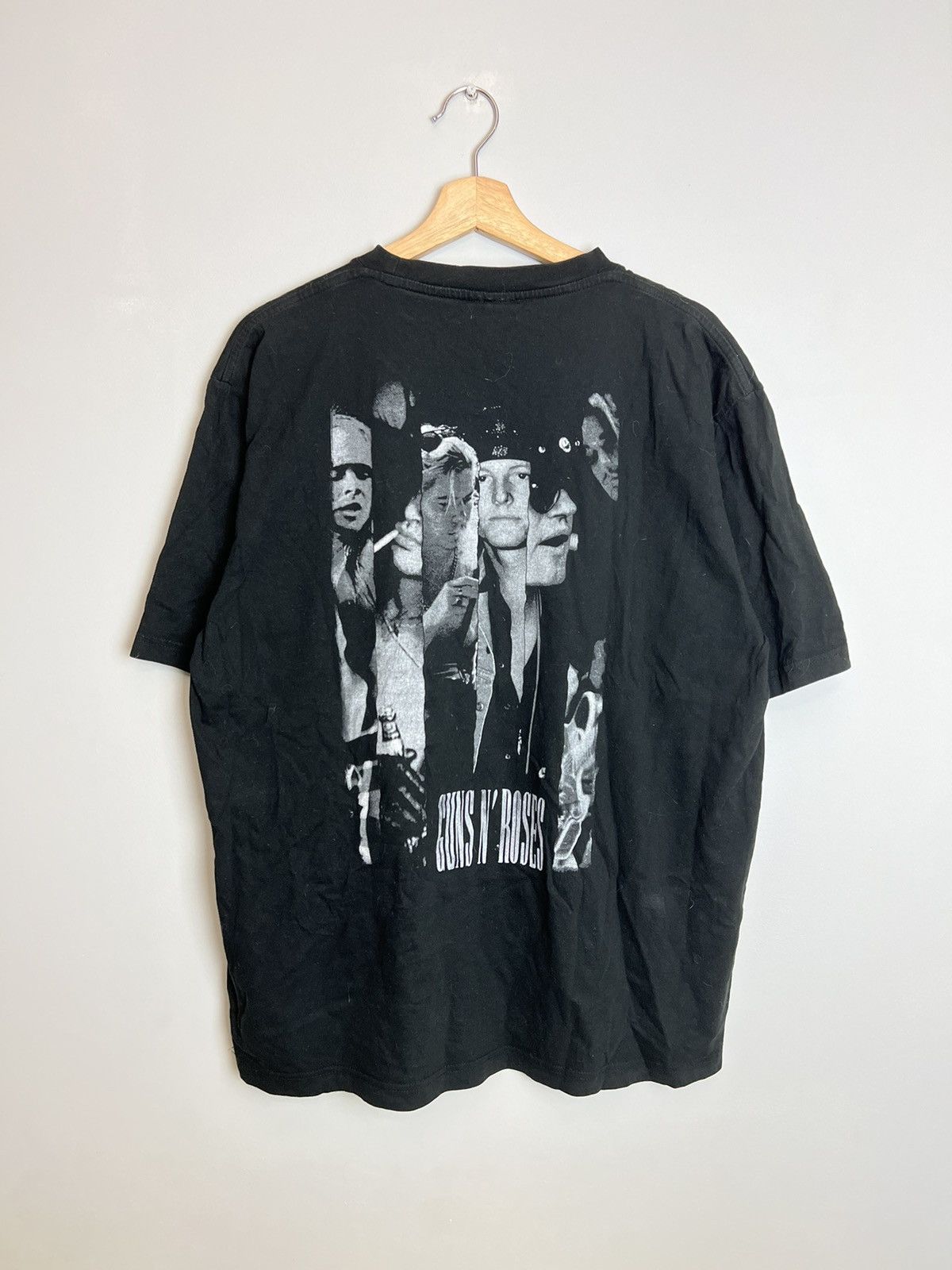 Band Tees Rare Vintage 90s Guns N Roses Rock Band Tshirt Axl Rose Hype Size US XL / EU 56 / 4 - 2 Thumbnail