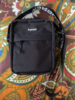 Supreme Shoulder Bag (SS18) Black  Shoulder bag women, Bags, Black shoulder  bag