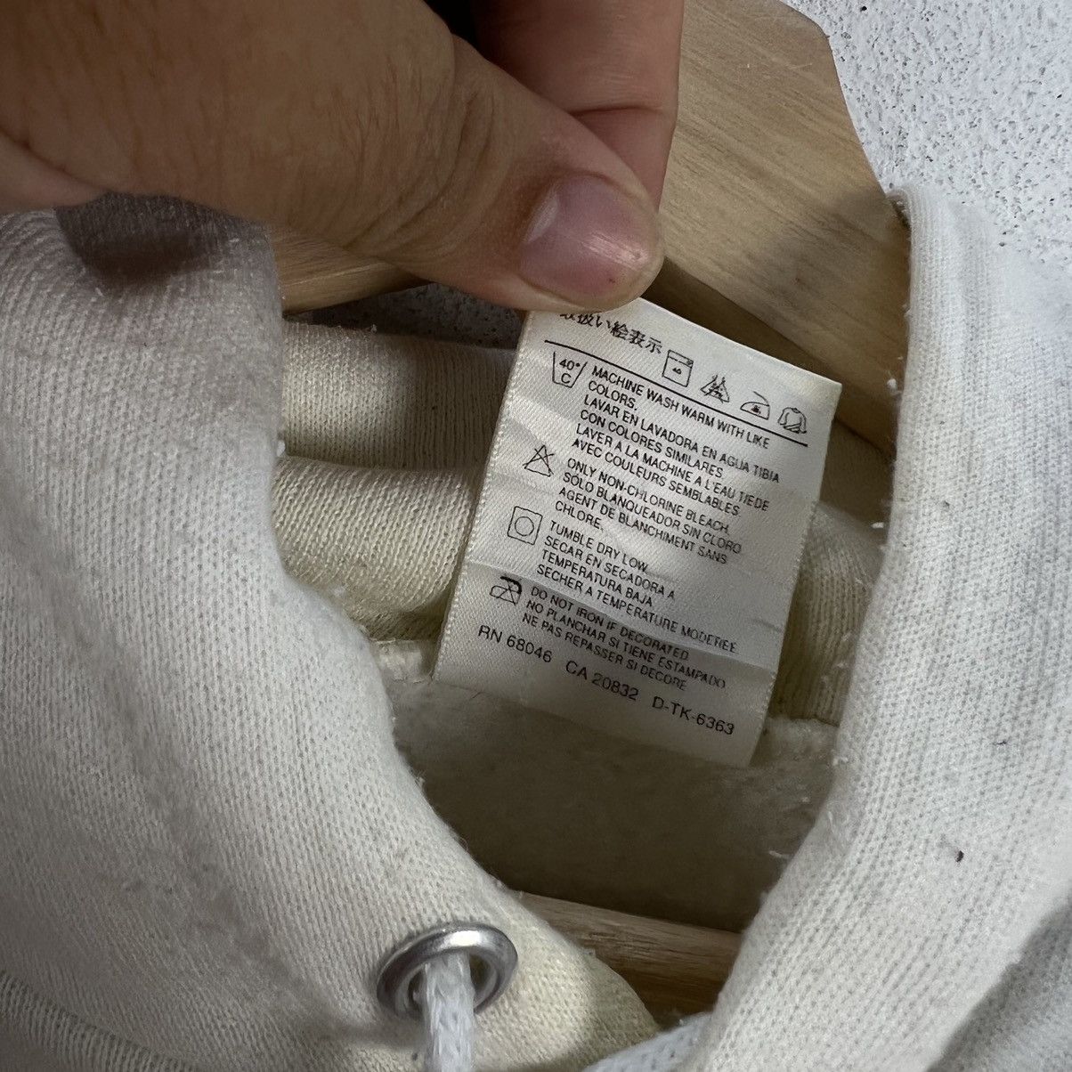 Japanese Brand VINTAGE TULTEX HOODIE MERMAID SURF SHOP BIG LOGO Size US L / EU 52-54 / 3 - 8 Thumbnail