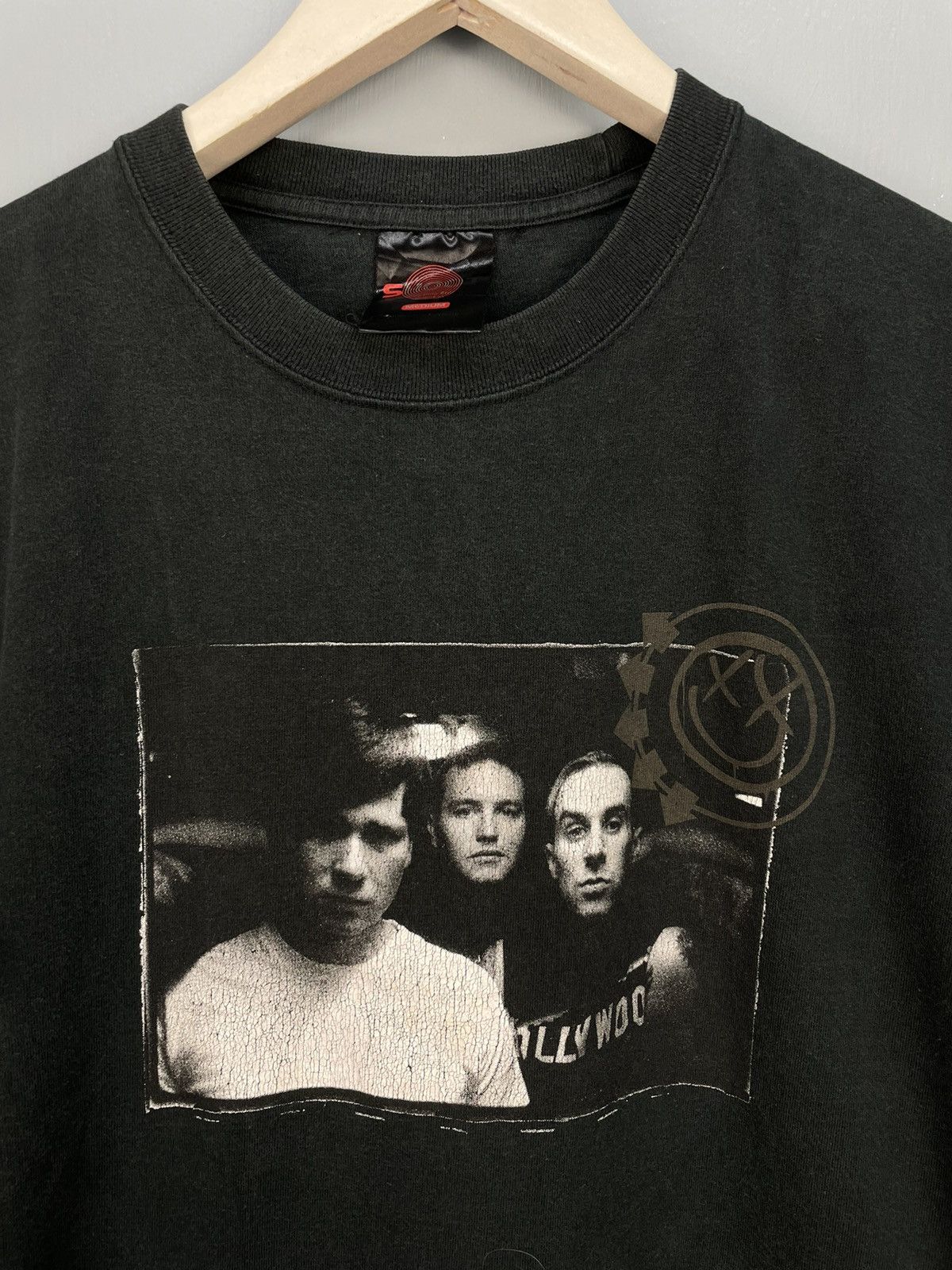 Band Tees Vintage Y2K Blink 182 punk rock tour t shirt Size US M / EU 48-50 / 2 - 3 Thumbnail