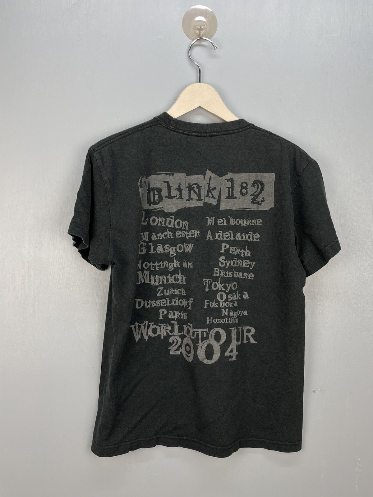 Band Tees Vintage Y2K Blink 182 punk rock tour t shirt Size US M / EU 48-50 / 2 - 2 Thumbnail