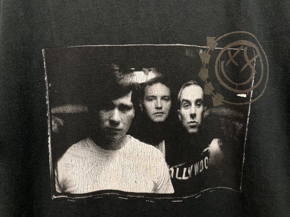 Band Tees Vintage Y2K Blink 182 punk rock tour t shirt Size US M / EU 48-50 / 2 - 4 Thumbnail