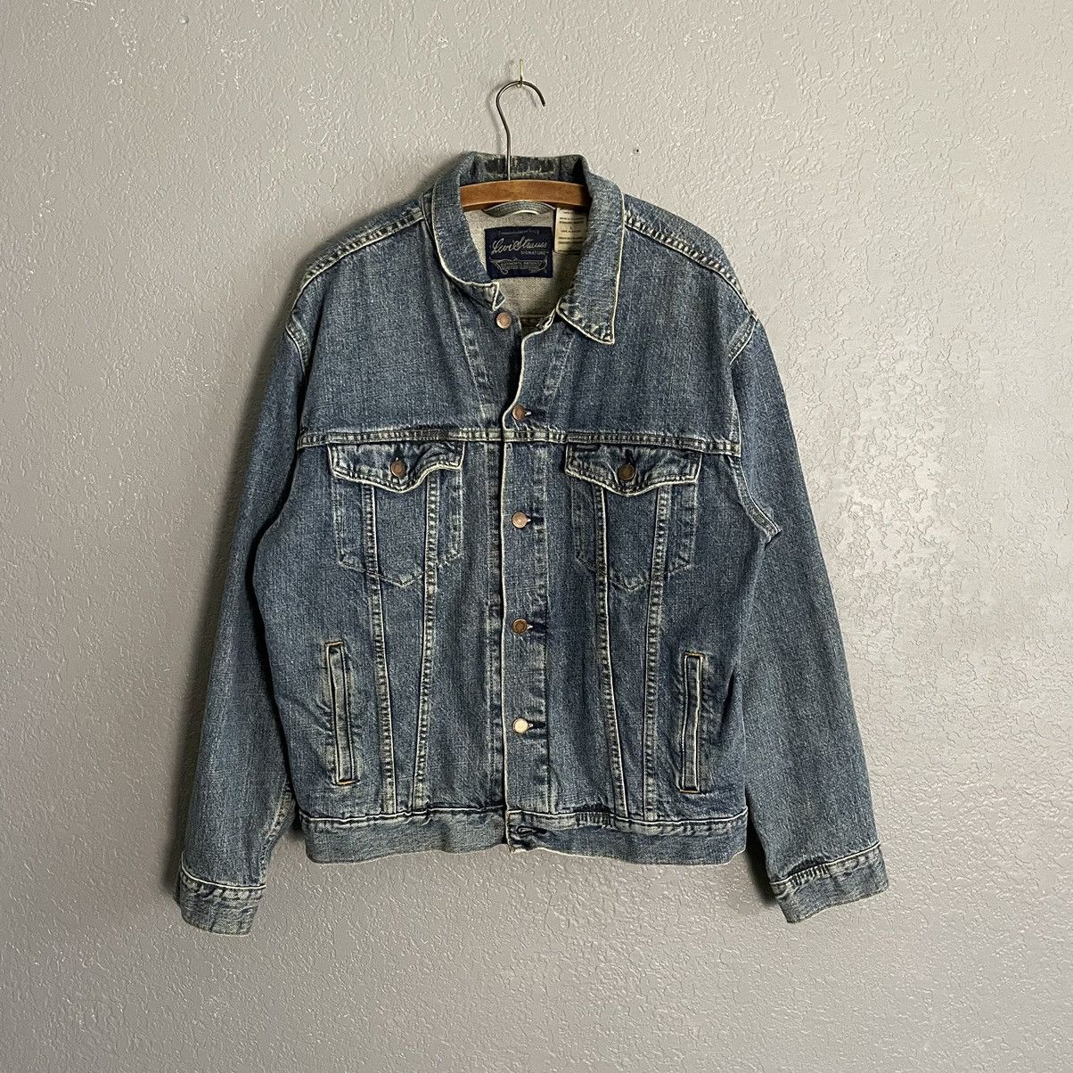 Levi's × Vintage Levi’s Faded Blue Denim Jacket Size US L / EU 52-54 / 3 - 1 Thumbnail