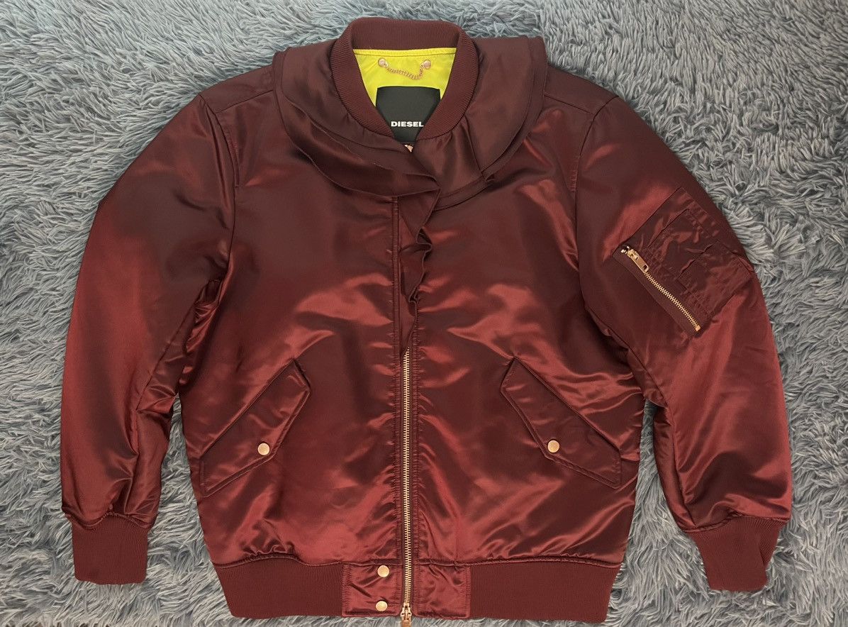 (598$ RRP) Diesel avant garde burgundy bomber jacket