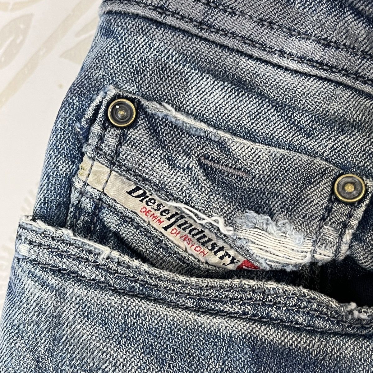 Diesel × Vintage Thrashed Diesel Black Thanaz Vintage Made In Italy Size US 31 - 15 Thumbnail
