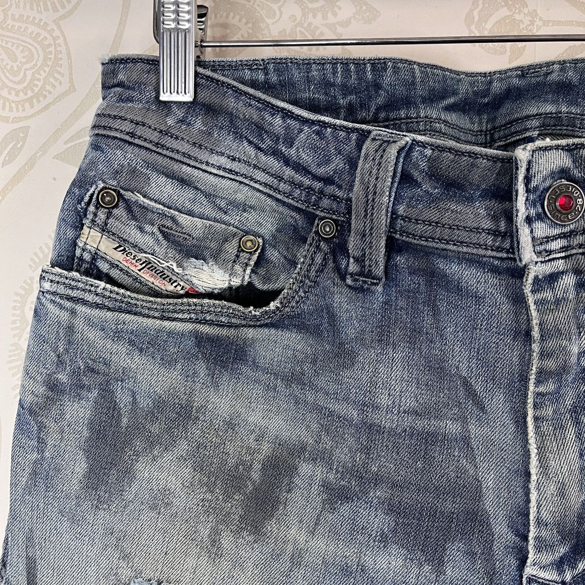 Diesel × Vintage Thrashed Diesel Black Thanaz Vintage Made In Italy Size US 31 - 13 Thumbnail