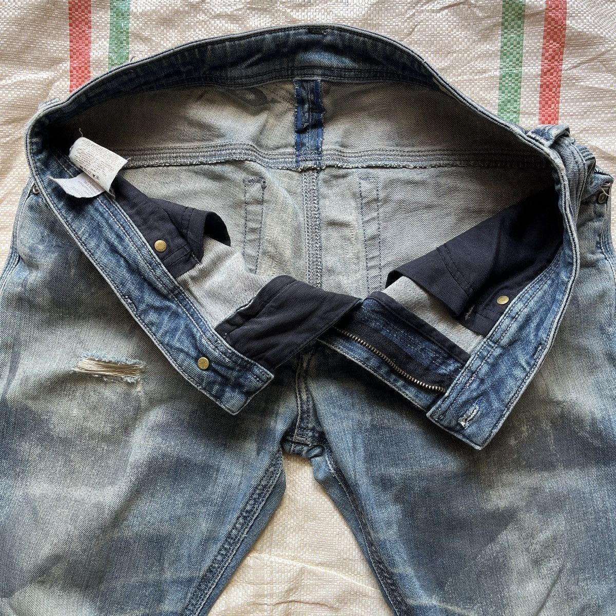 Diesel × Vintage Thrashed Diesel Black Thanaz Vintage Made In Italy Size US 31 - 9 Thumbnail