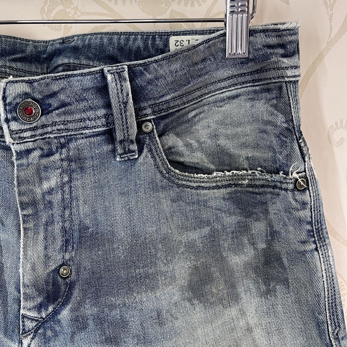 Diesel × Vintage Thrashed Diesel Black Thanaz Vintage Made In Italy Size US 31 - 12 Thumbnail