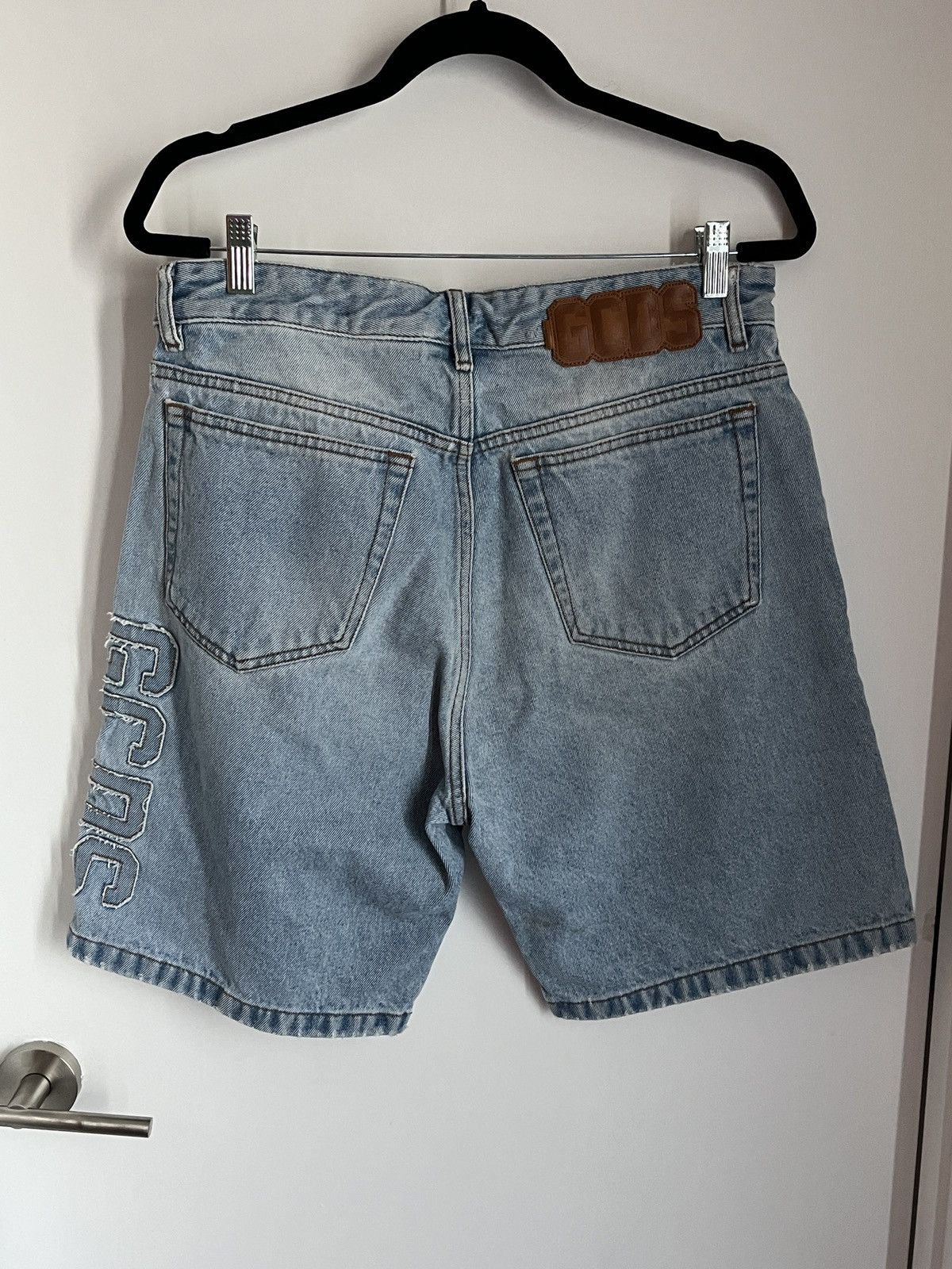 GCDS GCDS Wide Fit Logo-Patch Denim Shorts 34 Size US 34 / EU 50 - 2 Thumbnail