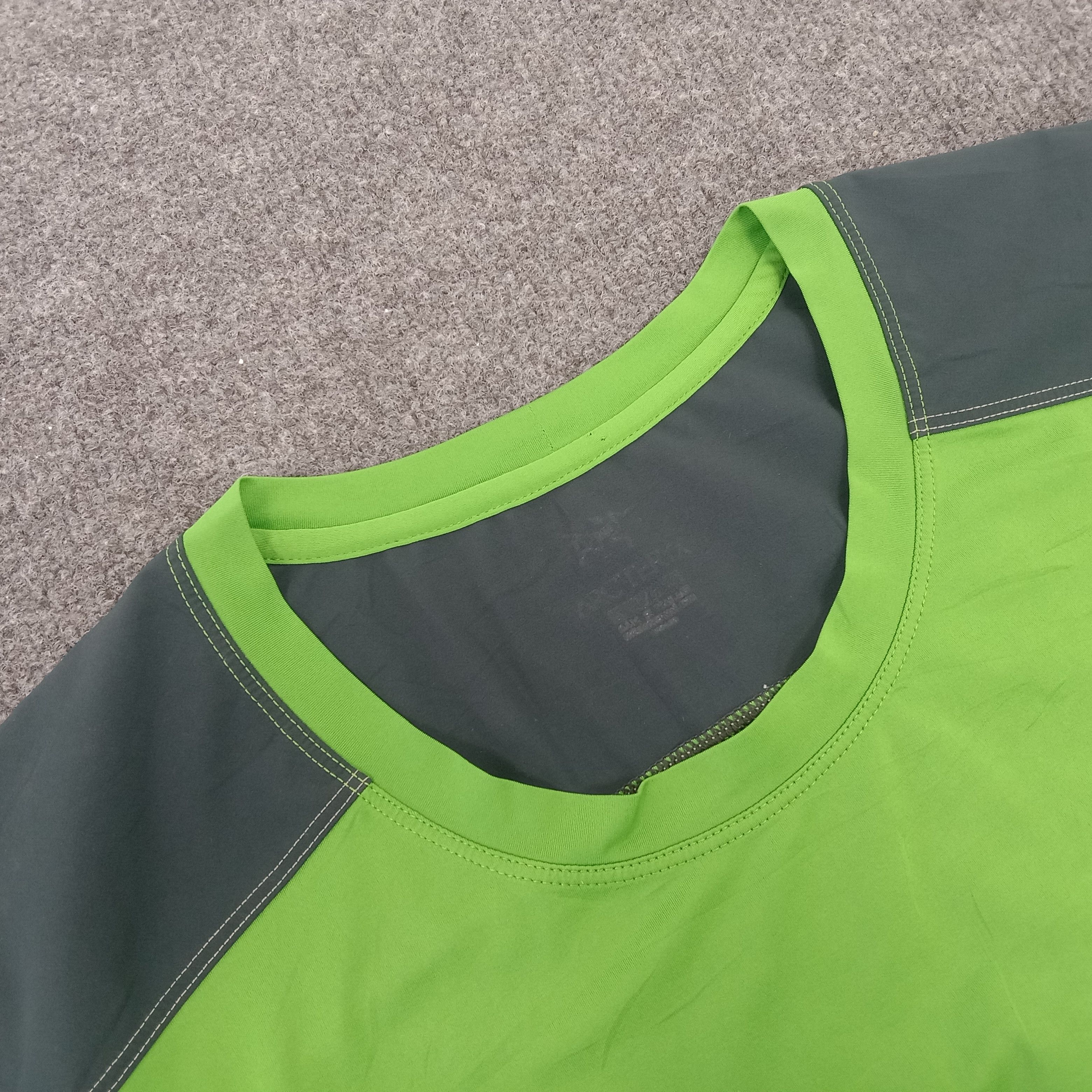 Arc'teryx × Vintage Arc'teryx Outdoor Life Style Tshirt Size US XL / EU 56 / 4 - 4 Thumbnail