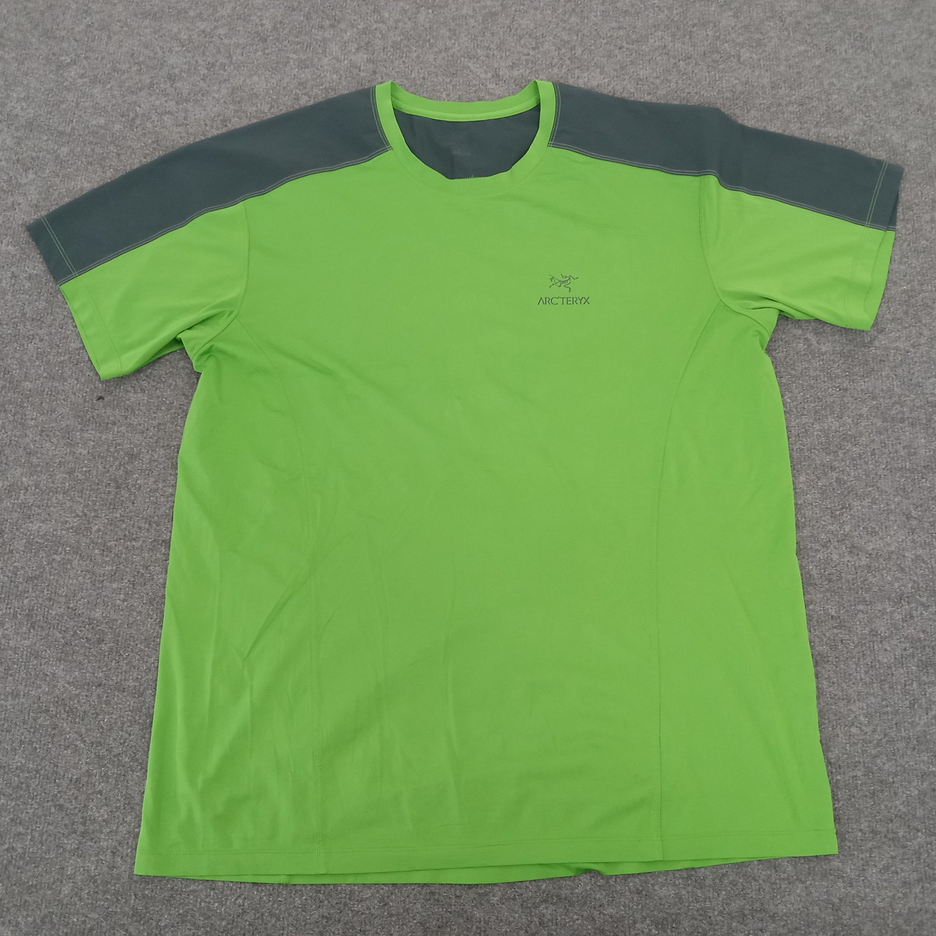 Arc'teryx × Vintage Arc'teryx Outdoor Life Style Tshirt Size US XL / EU 56 / 4 - 1 Thumbnail