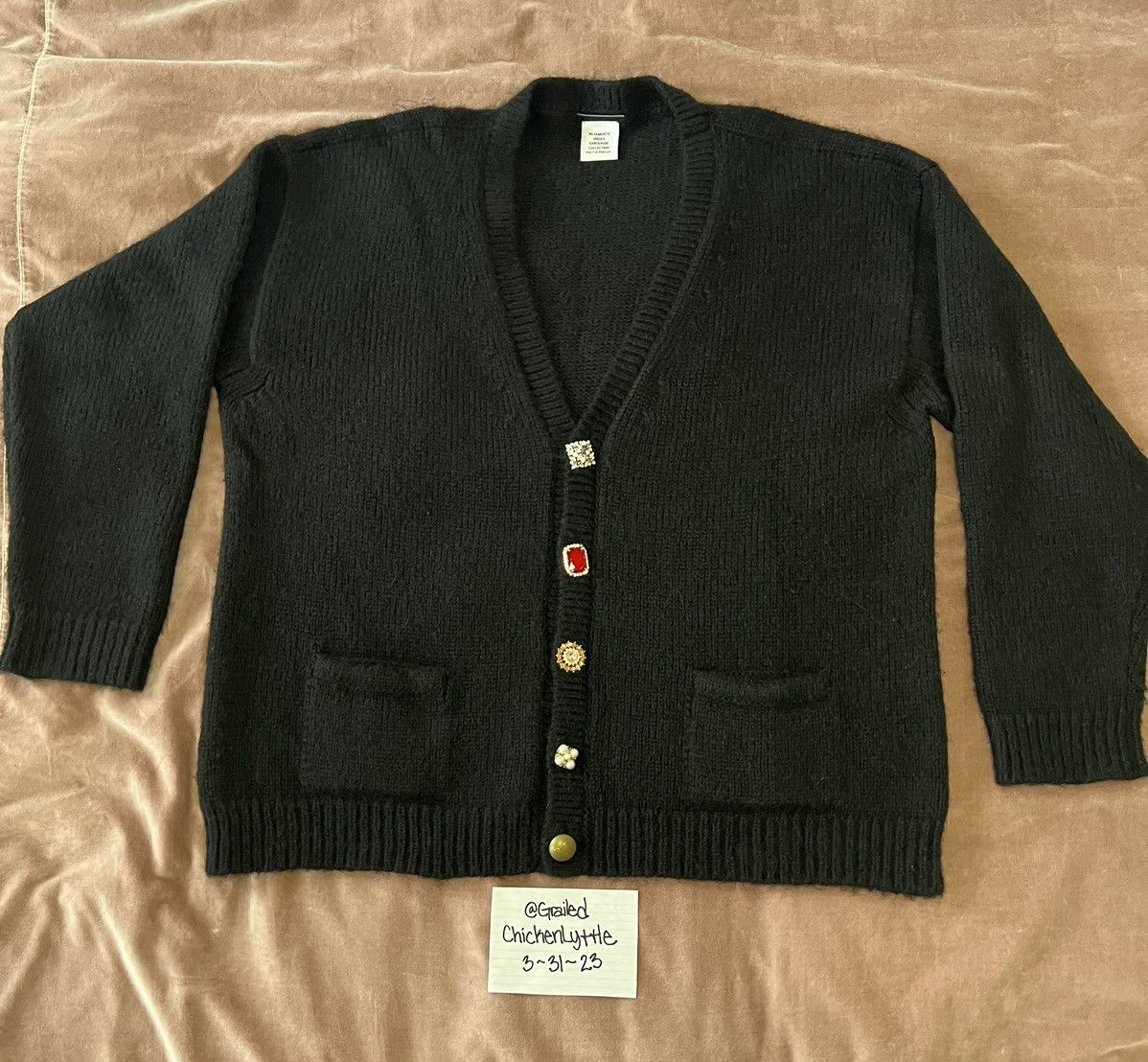 Vetements VETEMENTS UNISEX FANCY BUTTON KNITTED CARDIGAN Size US S / EU 44-46 / 1 - 3 Thumbnail