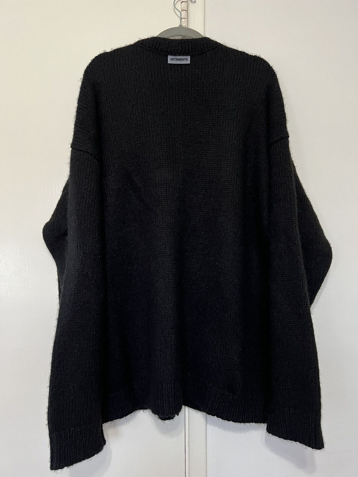 Vetements VETEMENTS UNISEX FANCY BUTTON KNITTED CARDIGAN Size US S / EU 44-46 / 1 - 2 Thumbnail