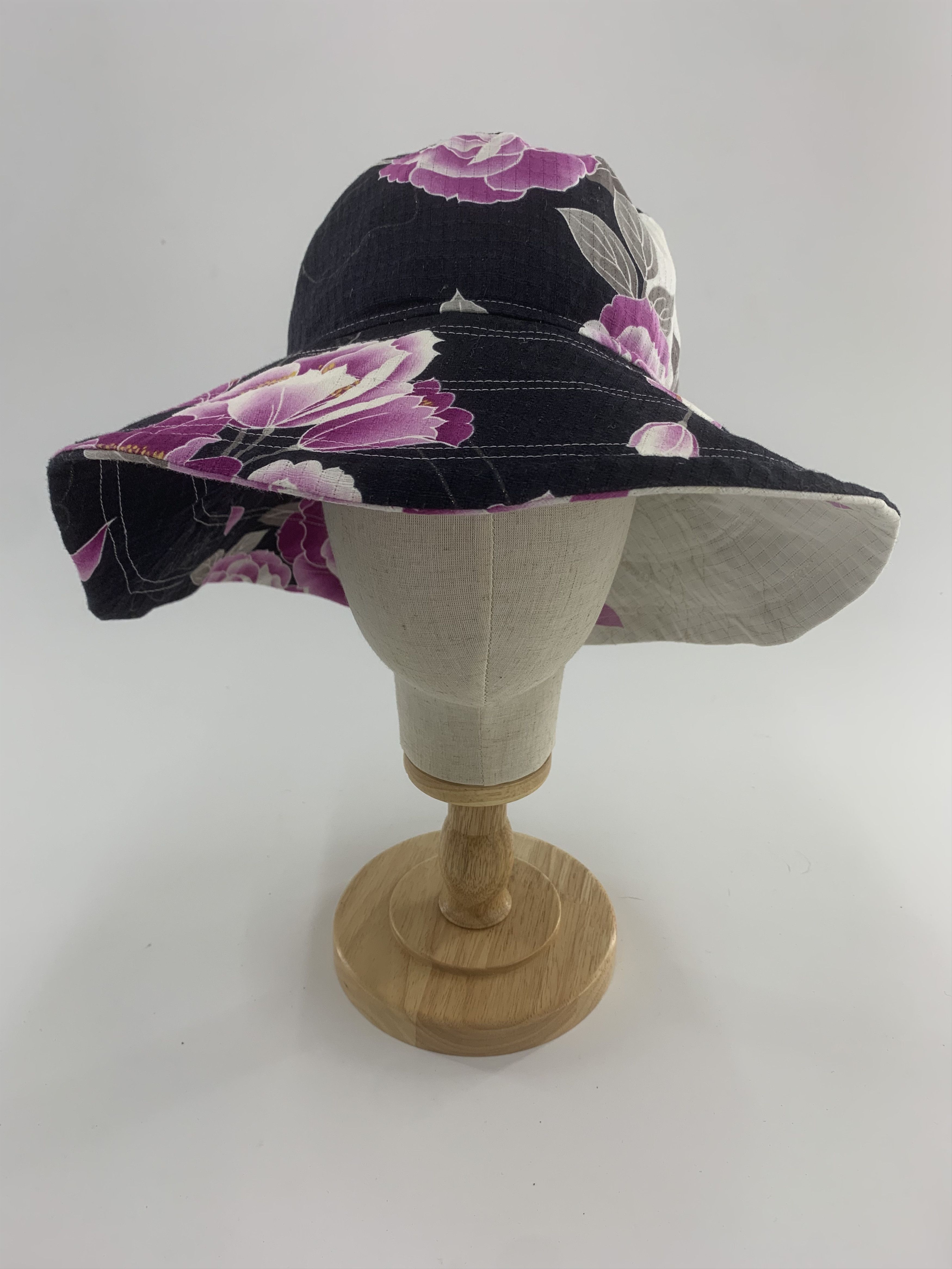 Vintage Unknown Bucket Hat Big Flowers Printed Size ONE SIZE - 1 Thumbnail