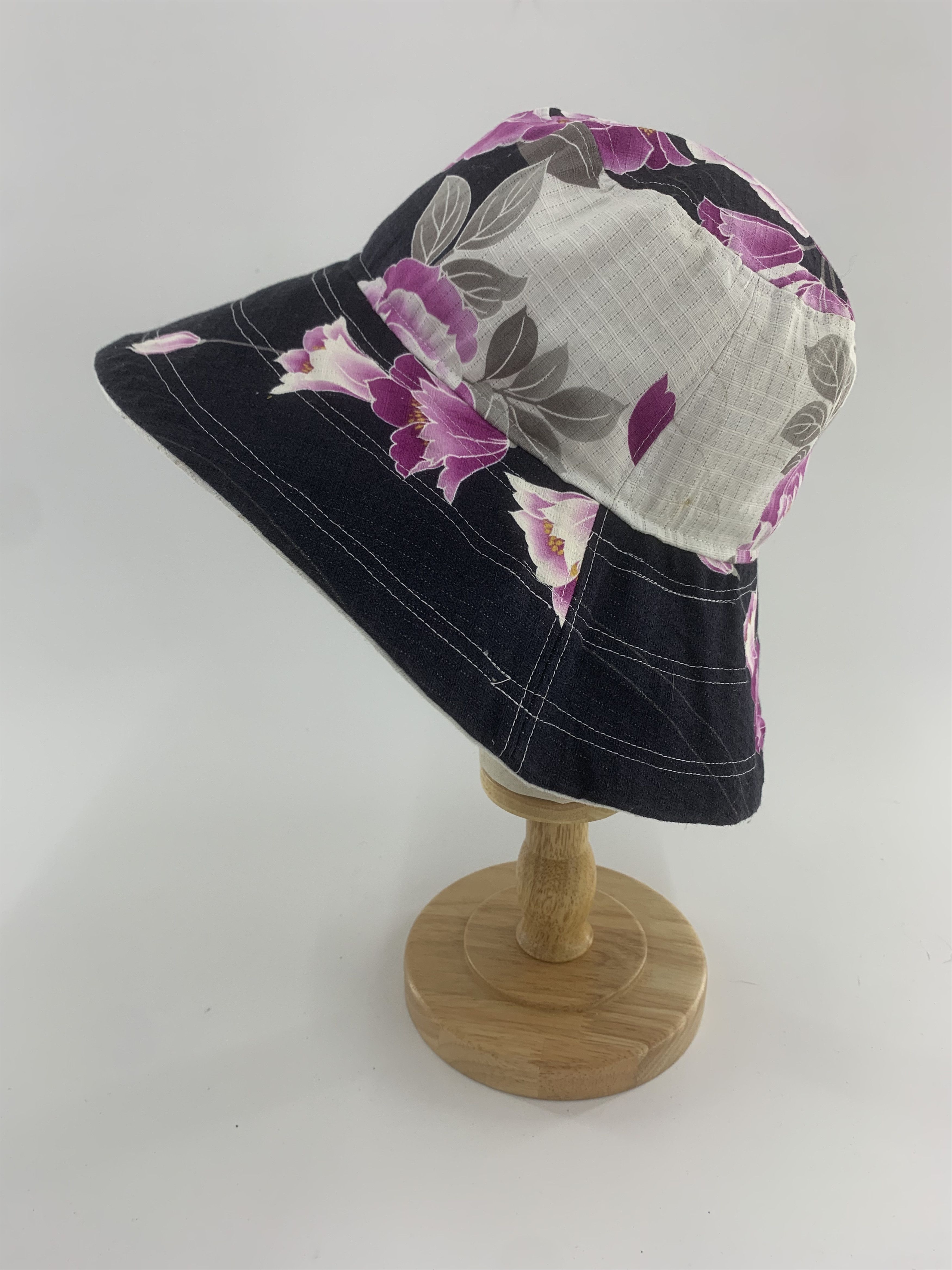 Vintage Unknown Bucket Hat Big Flowers Printed Size ONE SIZE - 2 Thumbnail