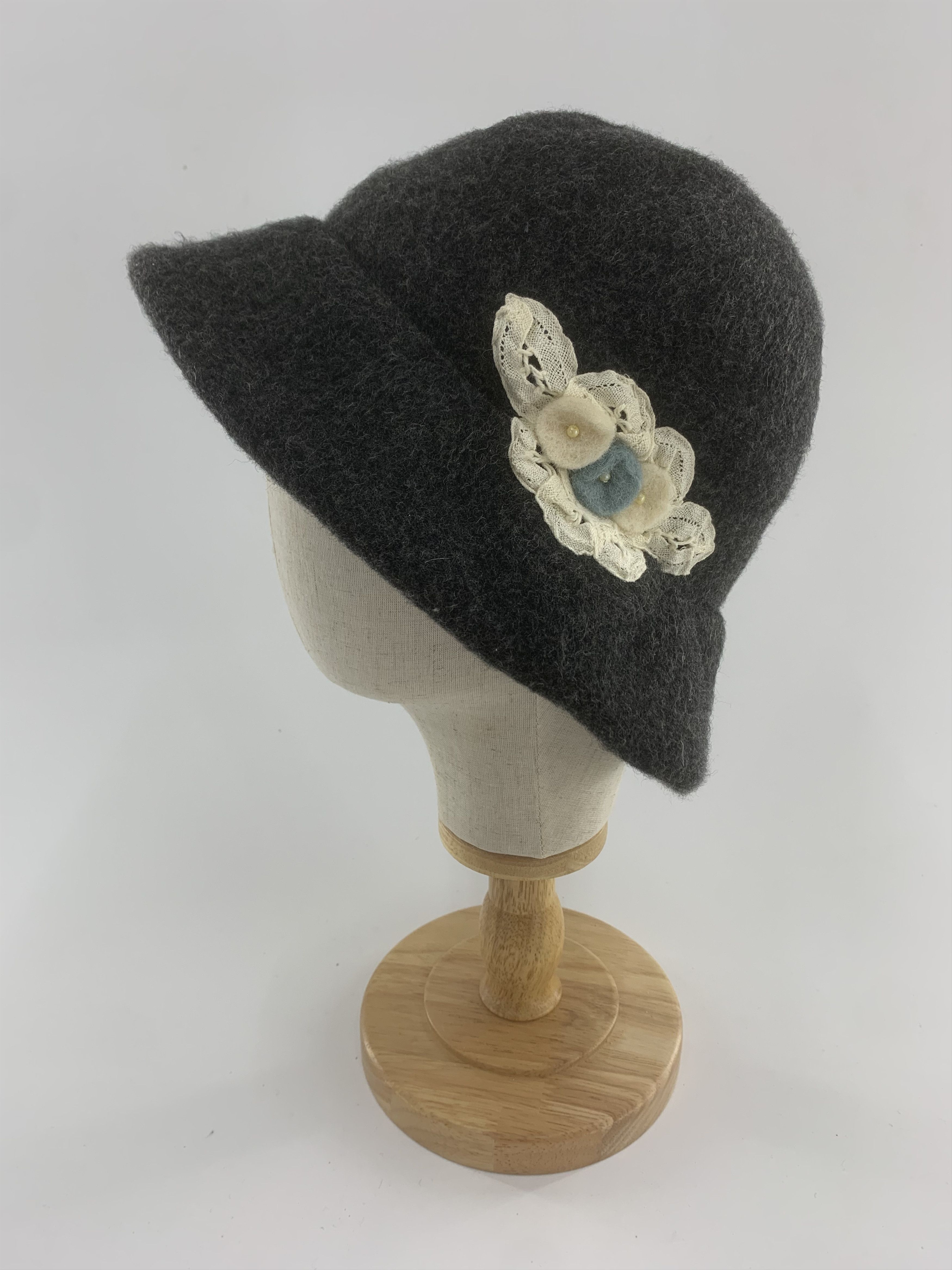 Japanese Brand Neisha Wool Bucket Hat Flowers Size ONE SIZE - 1 Thumbnail