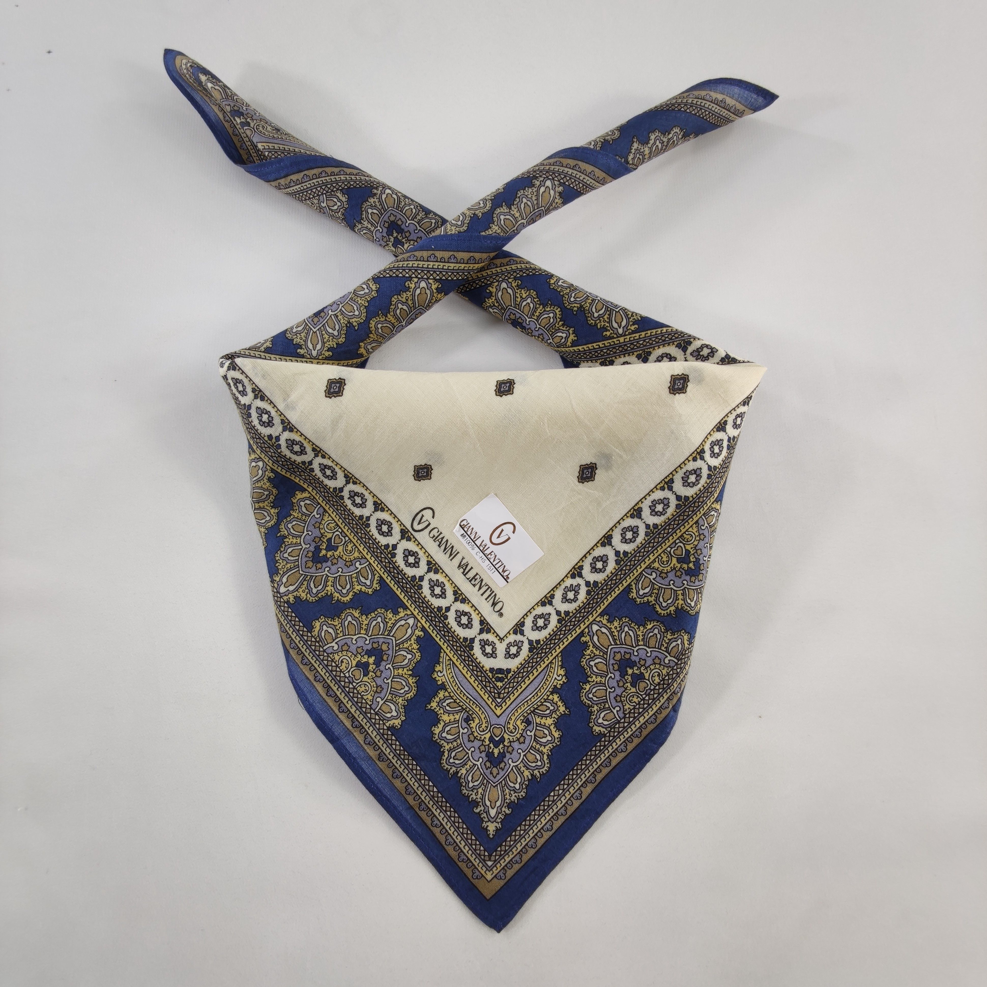 Vintage Gianni Valentino Handkerchief /Neckerchief/Bandana Size ONE SIZE - 1 Thumbnail