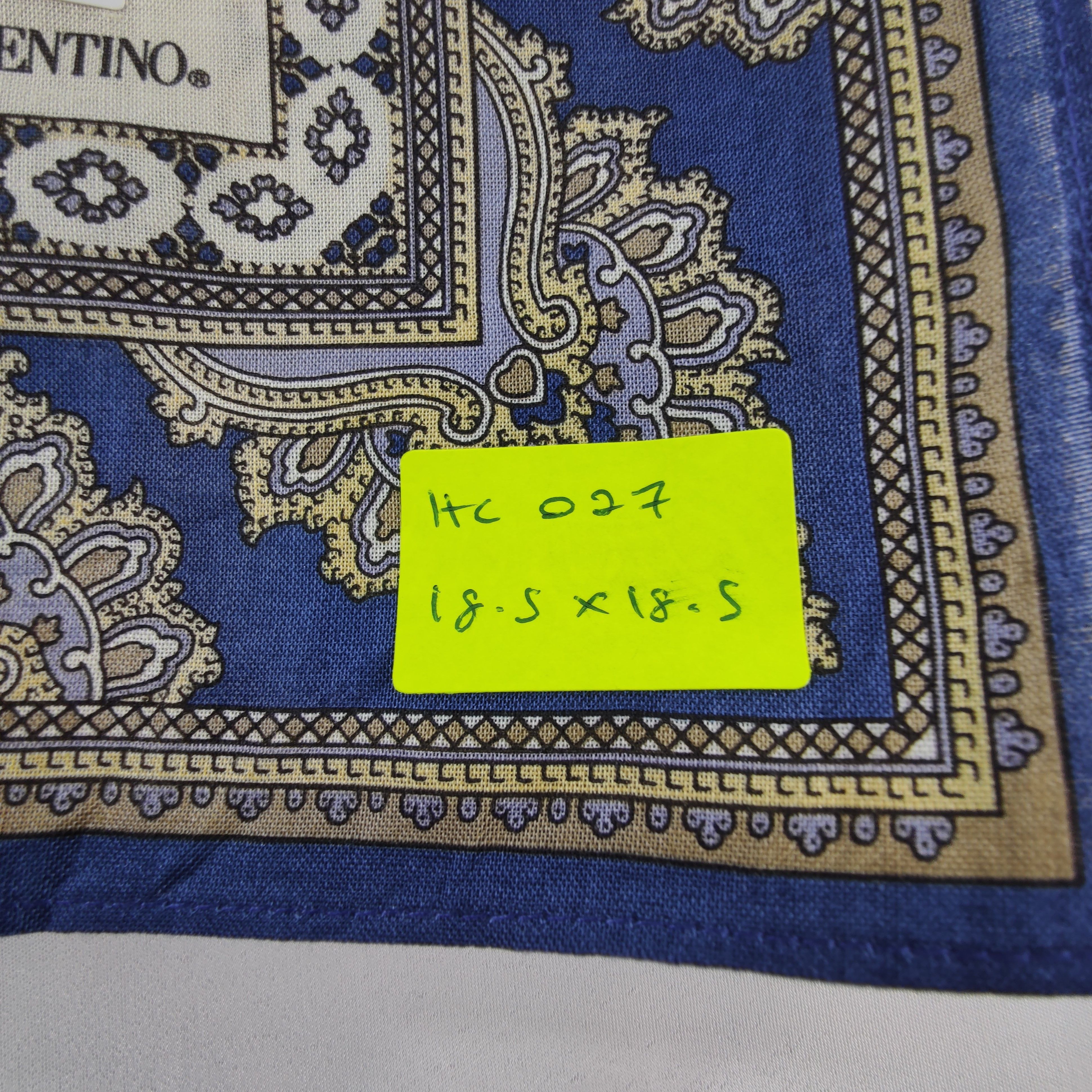 Vintage Gianni Valentino Handkerchief /Neckerchief/Bandana Size ONE SIZE - 5 Thumbnail