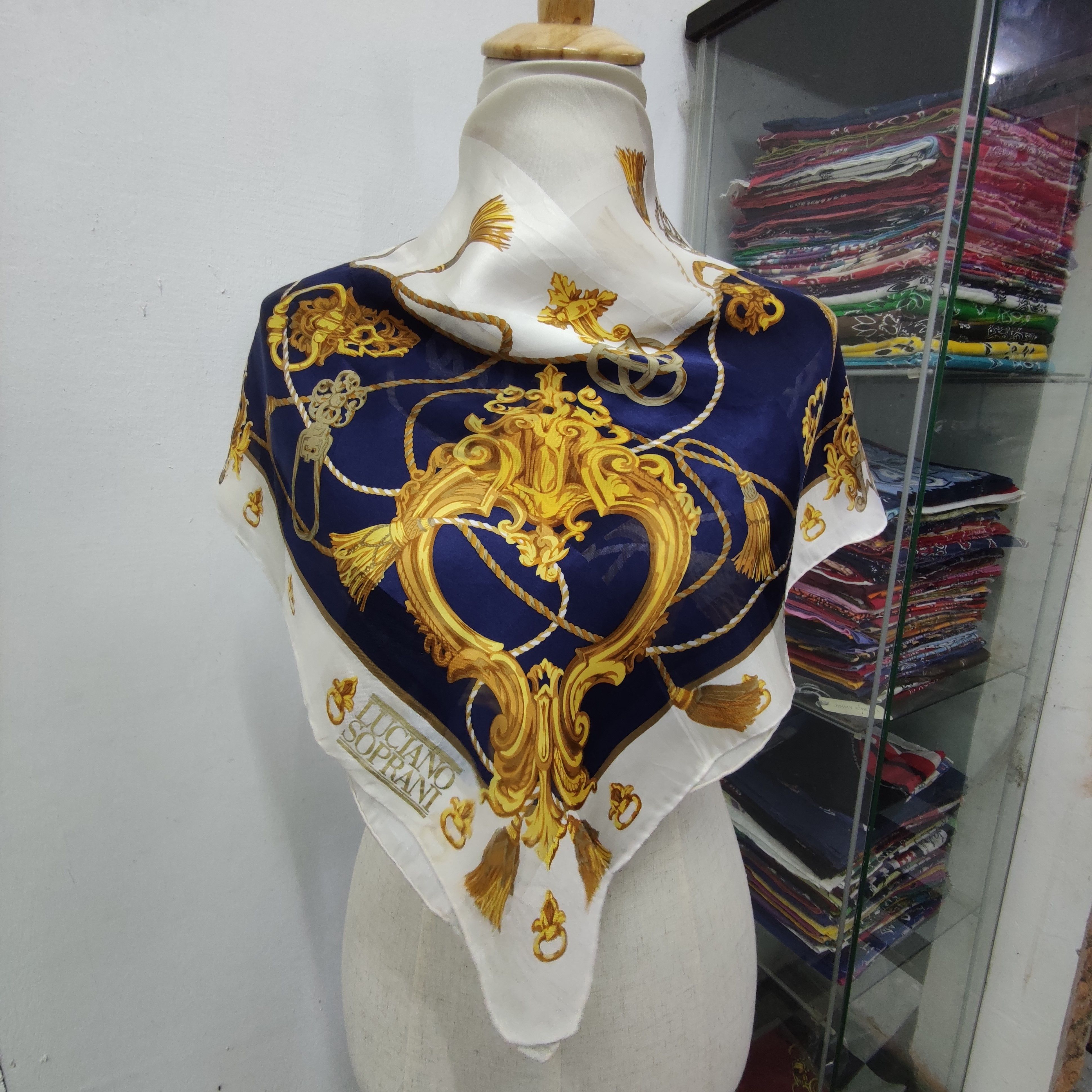 Vintage Luciano Soprani Silk Scarf Size ONE SIZE - 2 Thumbnail