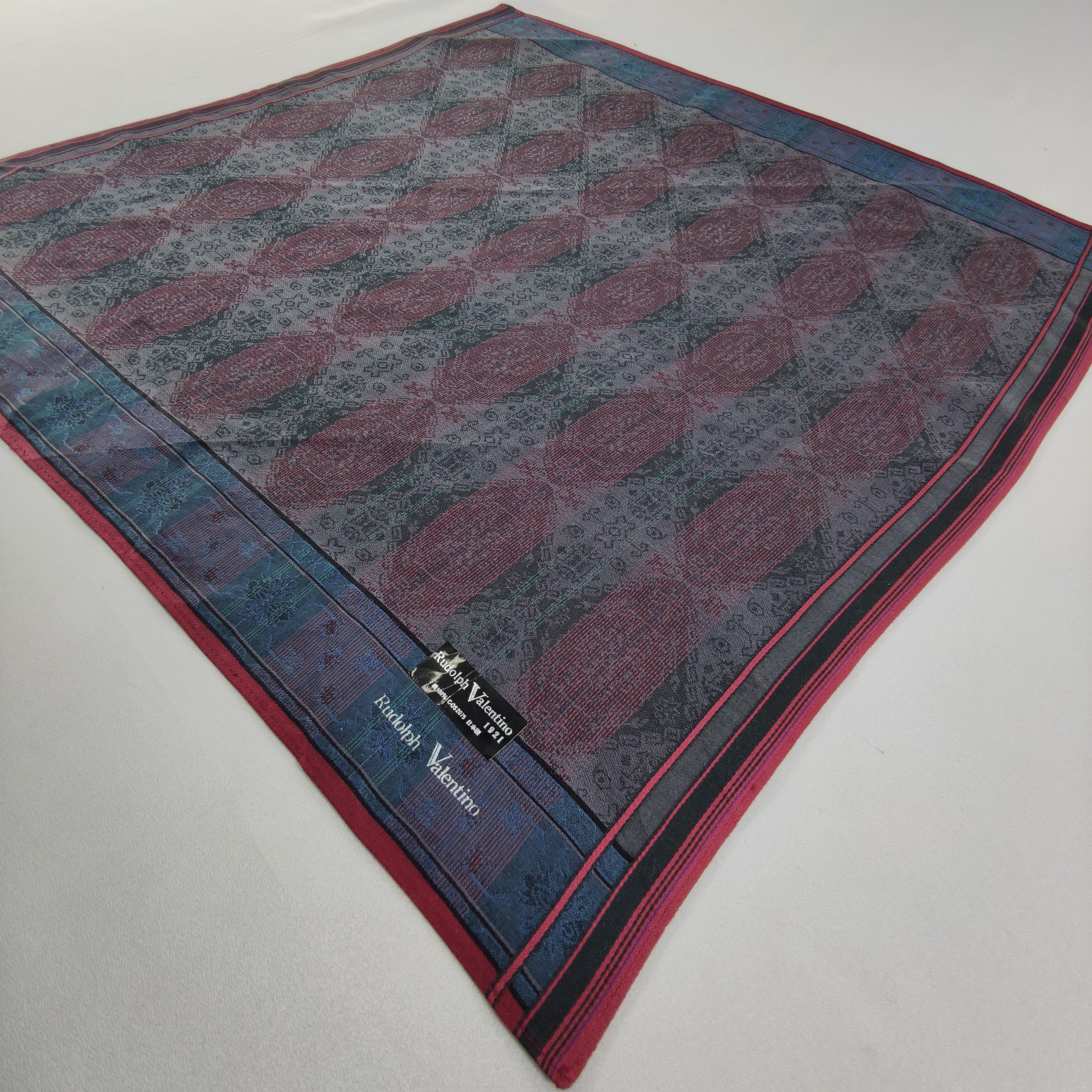 Vintage Rudolph Valentino Handkerchief/Neckerchief/Bandana HC391 Size ONE SIZE - 3 Thumbnail