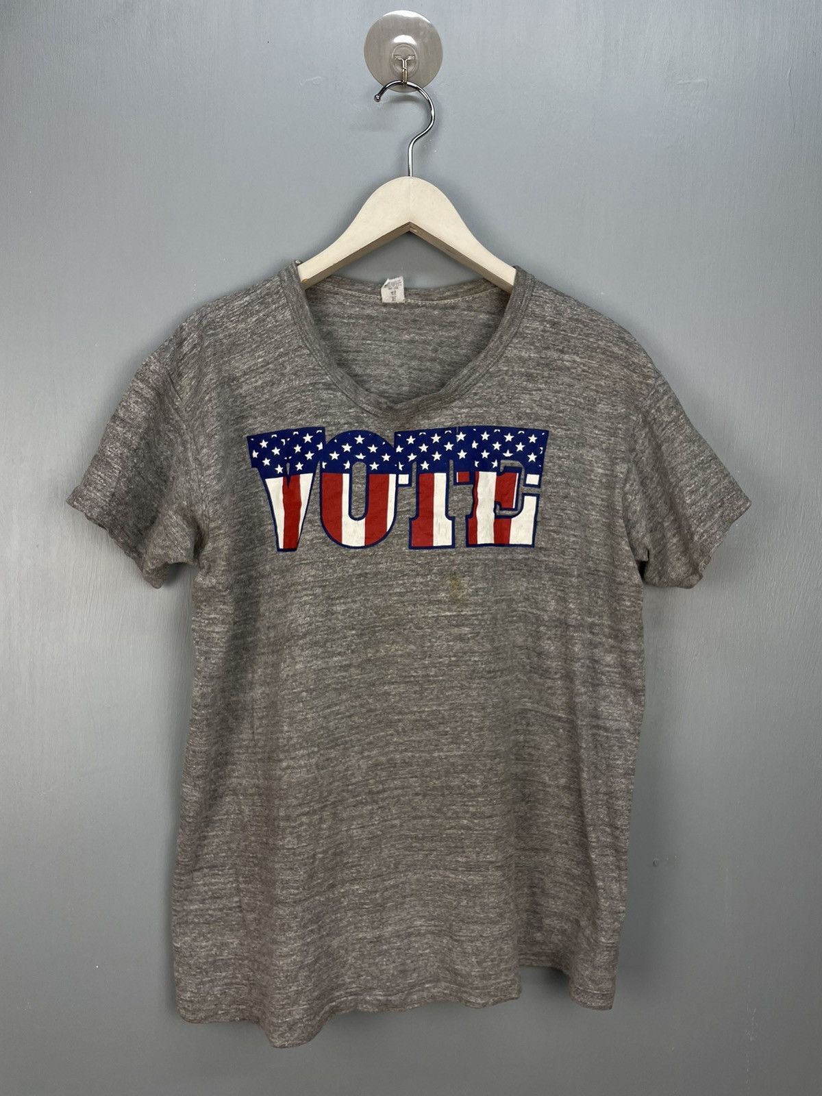Vintage Vintage 60s “VOTE” rayon blend t shirt L Size US L / EU 52-54 / 3 - 1 Thumbnail