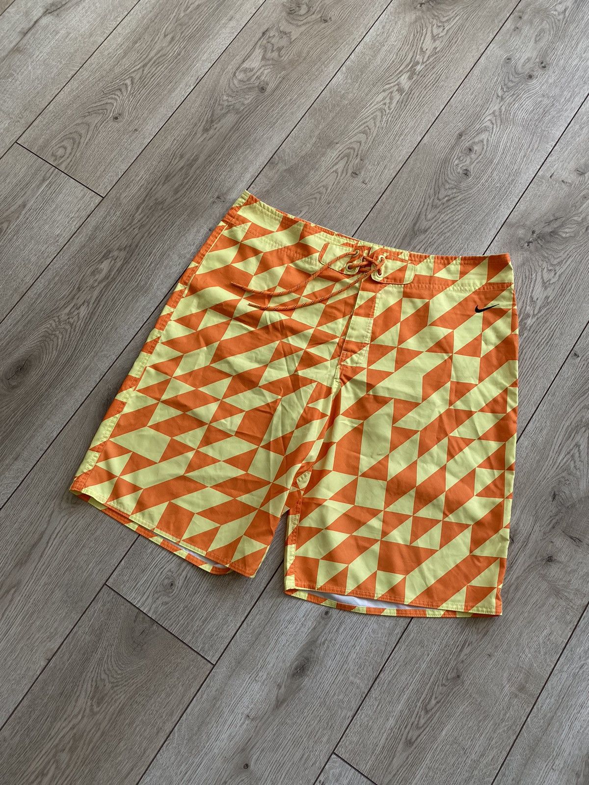 Nike Vintage Nike Swoosh shorts Size US 40 / EU 56 - 1 Thumbnail