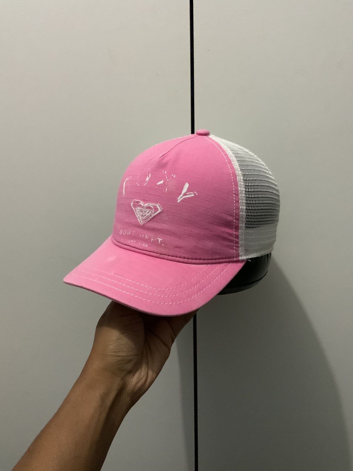 Japanese Brand ROXY Surf Faded Pinky Trucker Hat Size ONE SIZE - 2 Thumbnail