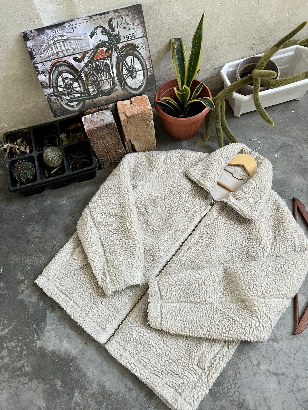 Japanese Brand × Lemaire × Uniqlo STEALS 🏴‍☠️🖤 Uniqlo UUUU DeeP Pile Sherpa Jacket Size US XL / EU 56 / 4 - 17 Thumbnail