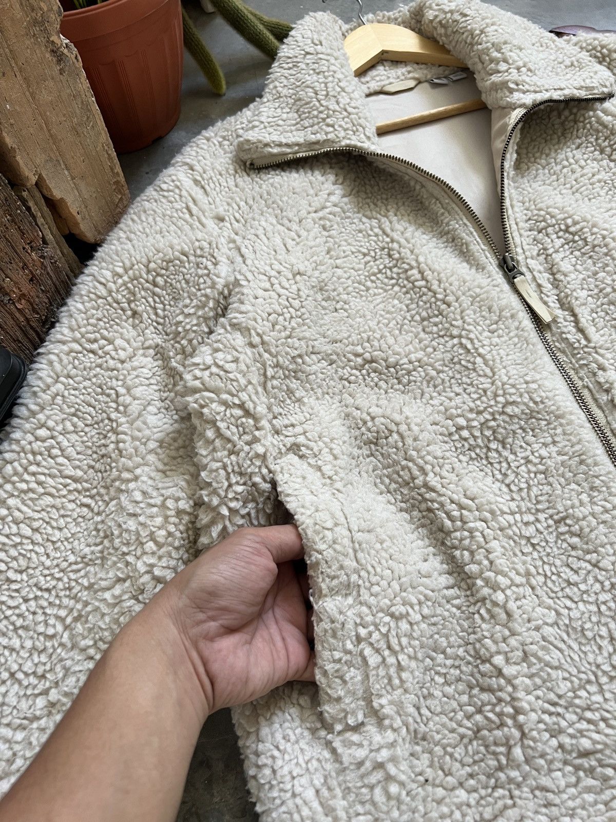 Japanese Brand × Lemaire × Uniqlo STEALS 🏴‍☠️🖤 Uniqlo UUUU DeeP Pile Sherpa Jacket Size US XL / EU 56 / 4 - 14 Thumbnail