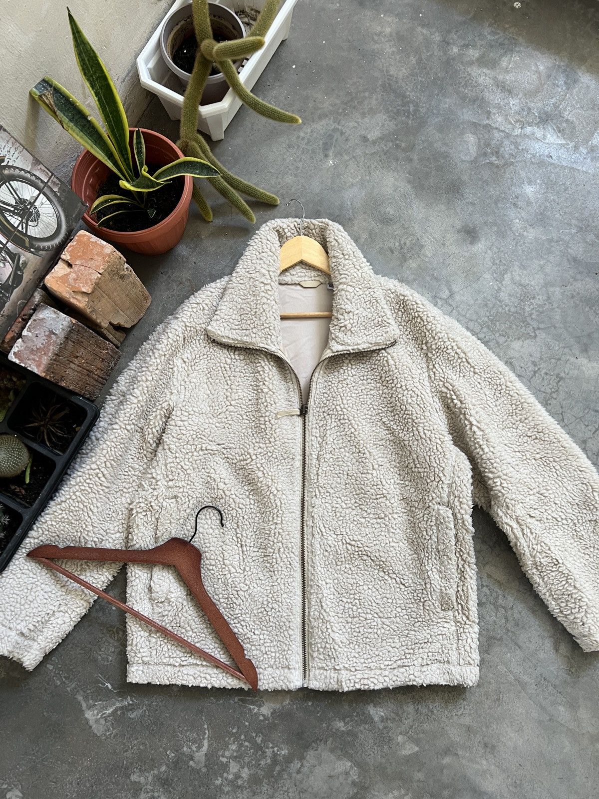 Japanese Brand × Lemaire × Uniqlo STEALS 🏴‍☠️🖤 Uniqlo UUUU DeeP Pile Sherpa Jacket Size US XL / EU 56 / 4 - 3 Thumbnail