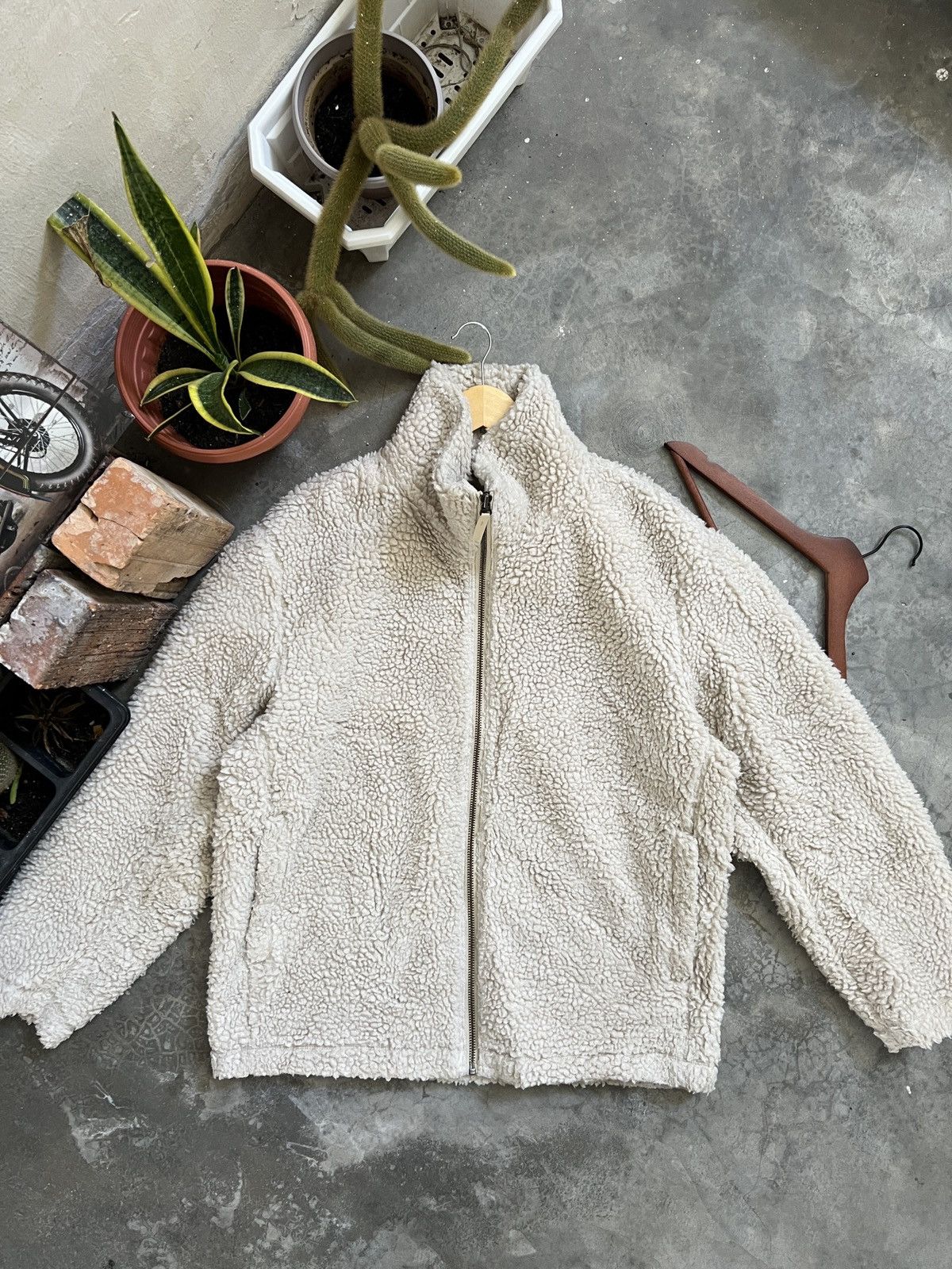 Japanese Brand × Lemaire × Uniqlo STEALS 🏴‍☠️🖤 Uniqlo UUUU DeeP Pile Sherpa Jacket Size US XL / EU 56 / 4 - 11 Thumbnail