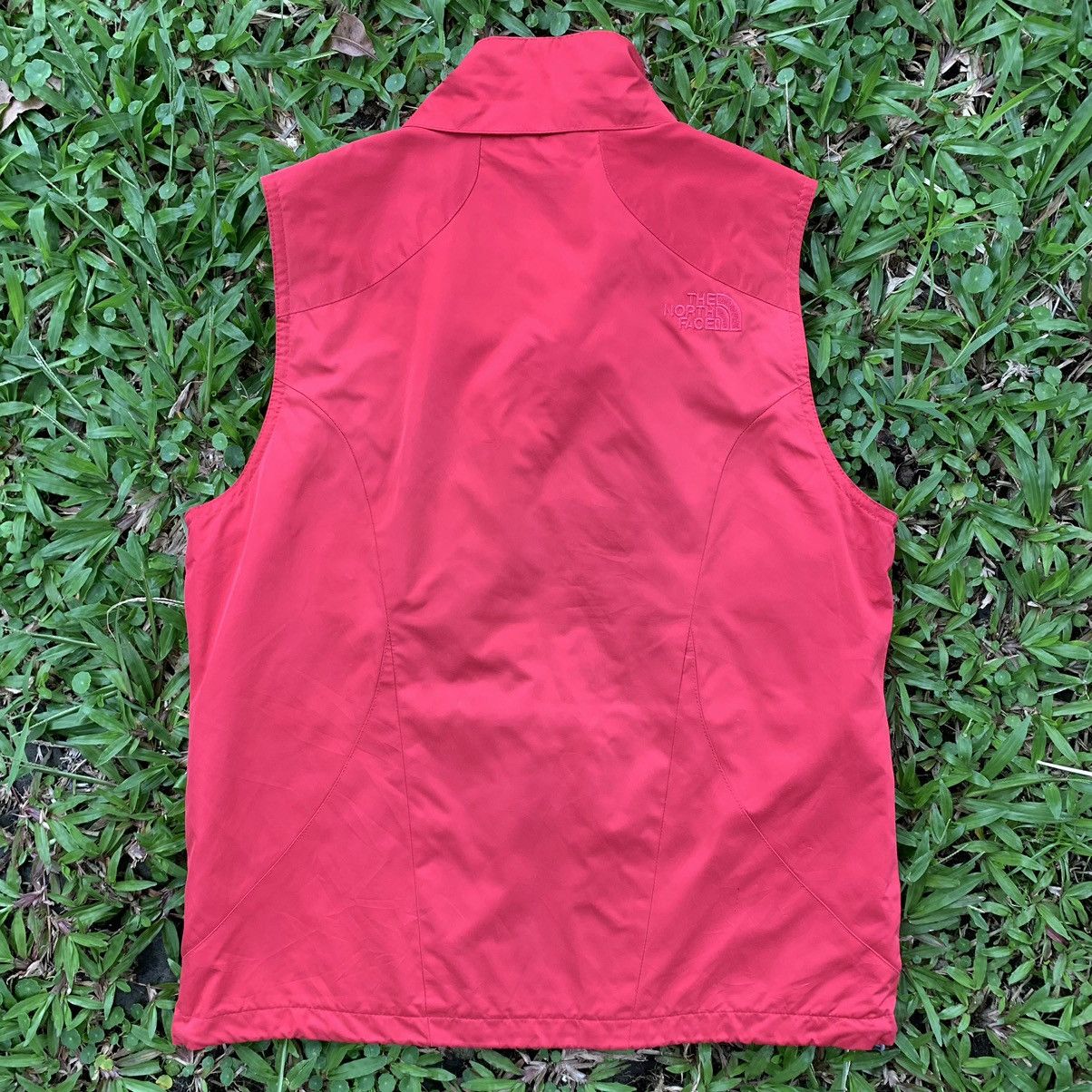 The North Face The North Face tank tops sleeveless jacket Size S / US 4 / IT 40 - 16 Thumbnail
