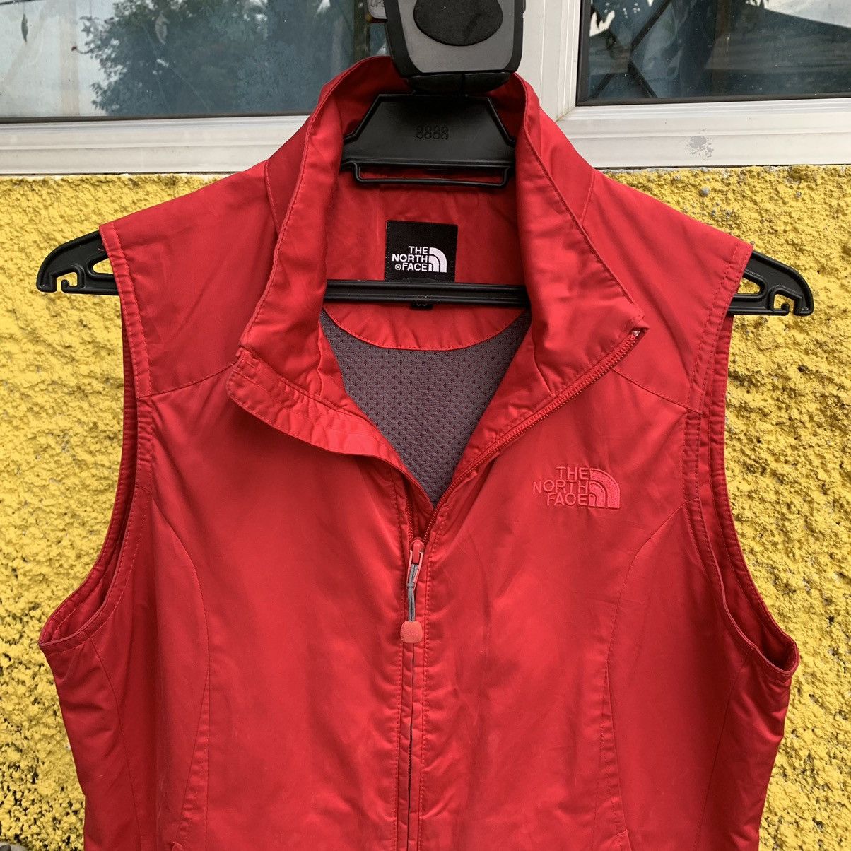 The North Face The North Face tank tops sleeveless jacket Size S / US 4 / IT 40 - 7 Thumbnail