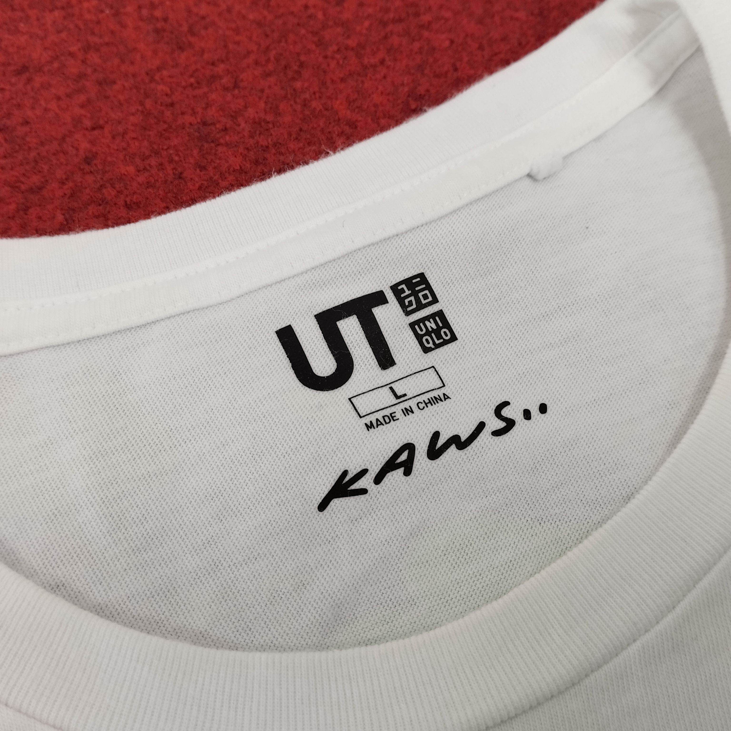 Japanese Brand × Kaws UNIQLO x KAWS Japanese Brand Streetwear Style Tshirt Size US L / EU 52-54 / 3 - 6 Thumbnail